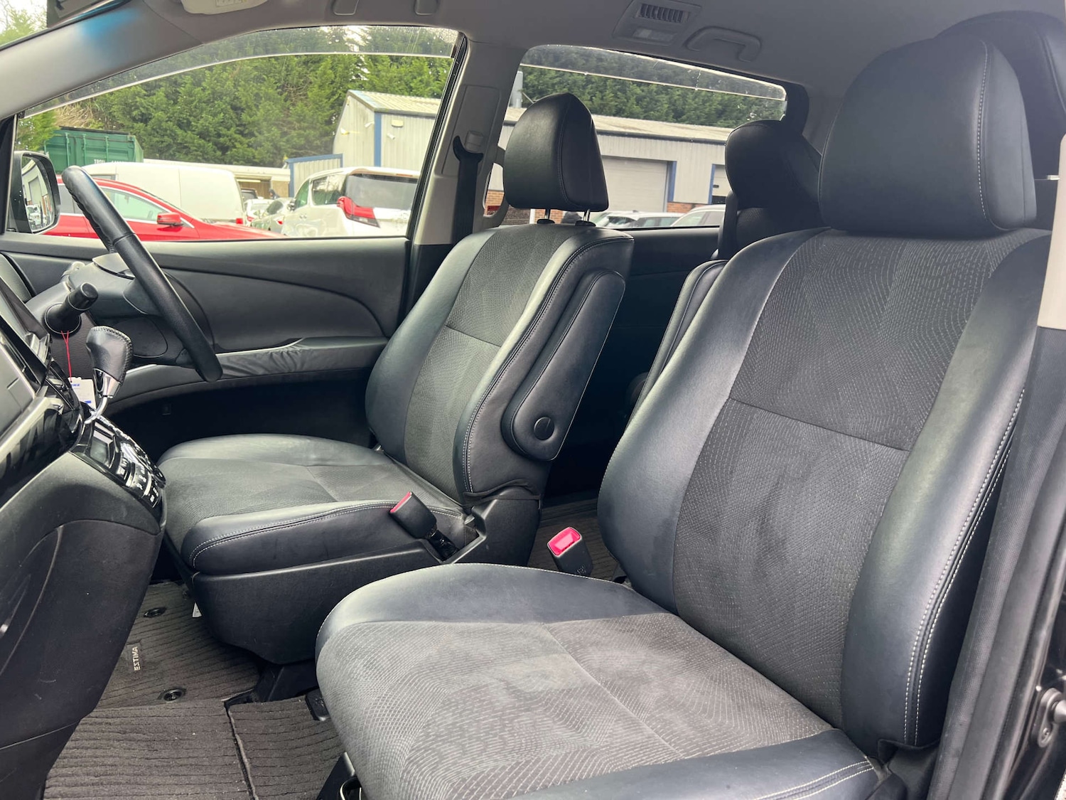 Used Toyota Estima 2015 for sale - 77950373: Photo 20