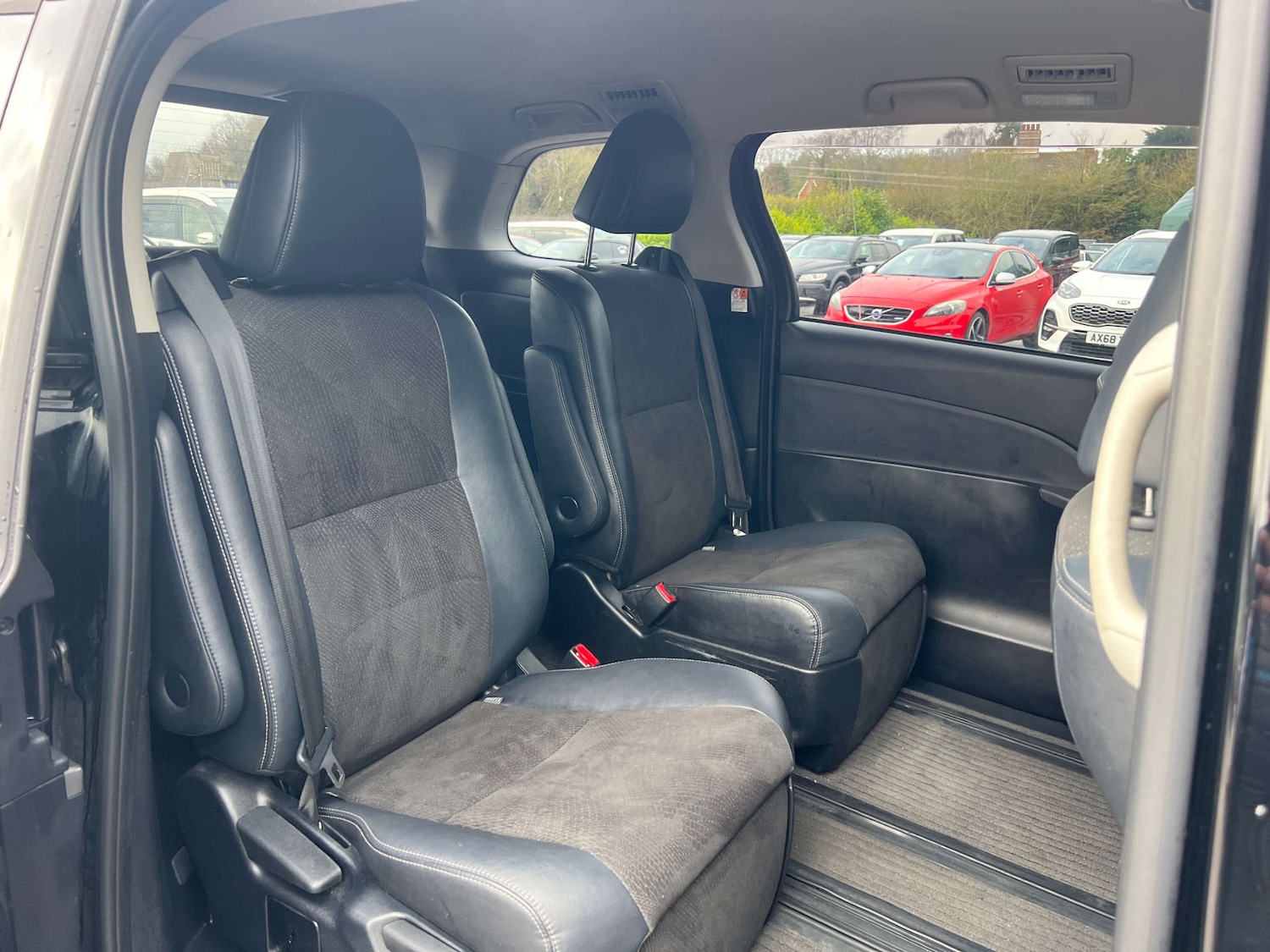 Used Toyota Estima 2015 for sale - 77950373: Photo 21