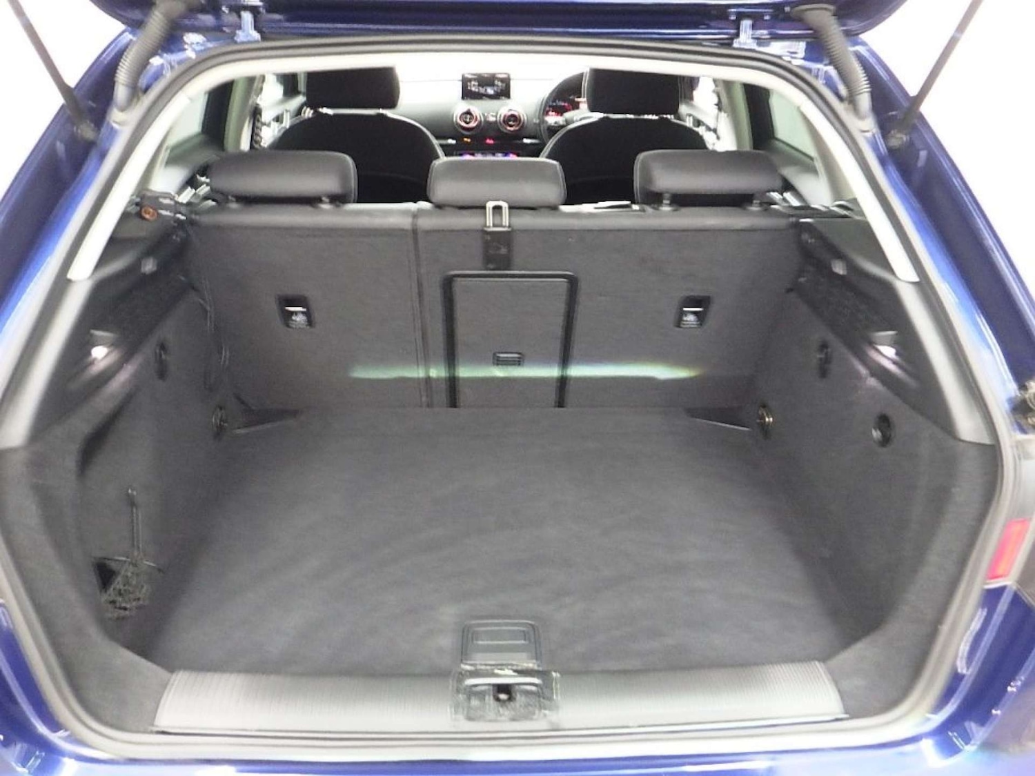 Used Audi A3 2015 for sale - 78167924: Photo 11