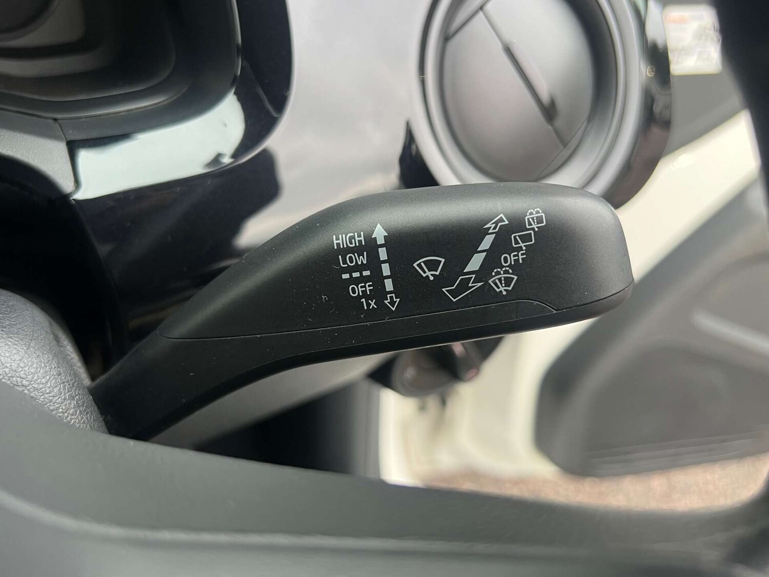 Used Volkswagen up! 2013 for sale - 77523264: Photo 25