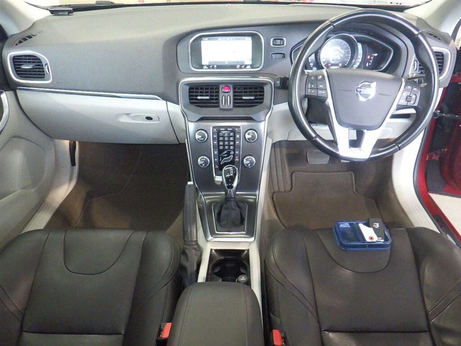 Used Volvo V40 2015 for sale - 78152375: Photo 13