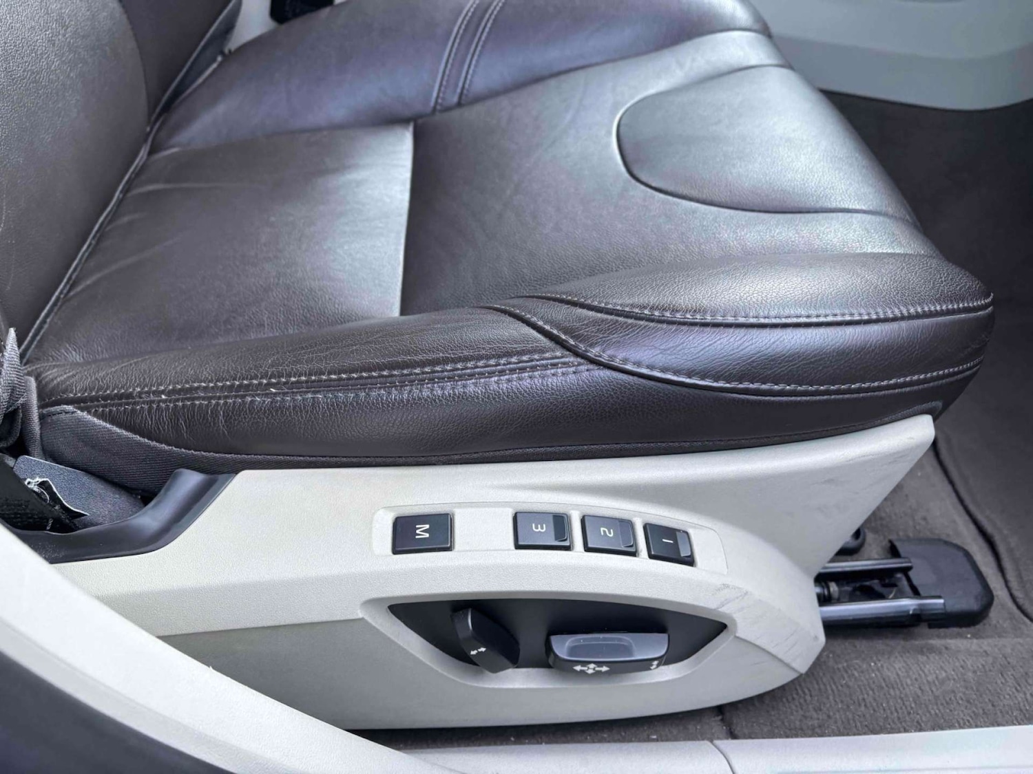 Used Volvo V40 2015 for sale - 78152375: Photo 14