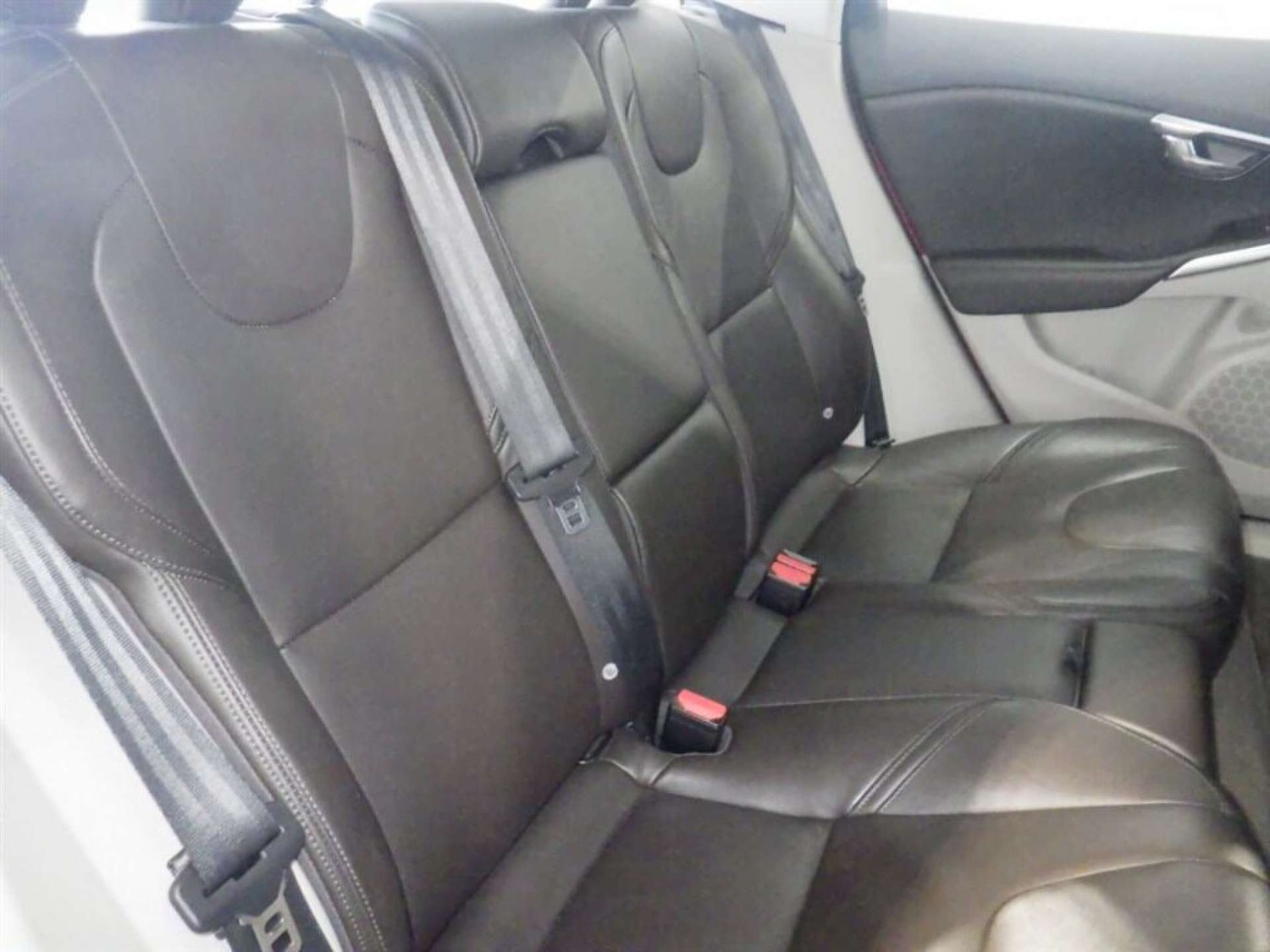 Used Volvo V40 2015 for sale - 78152375: Photo 17