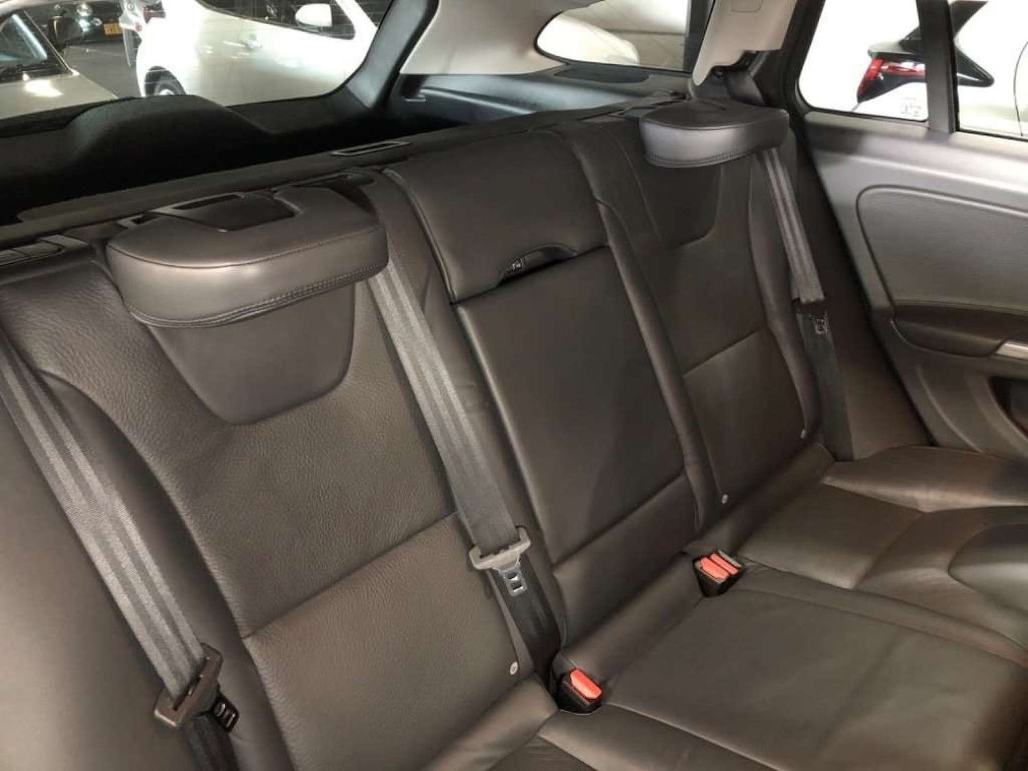 Used Volvo V60 2014 for sale - 77989910: Photo 13