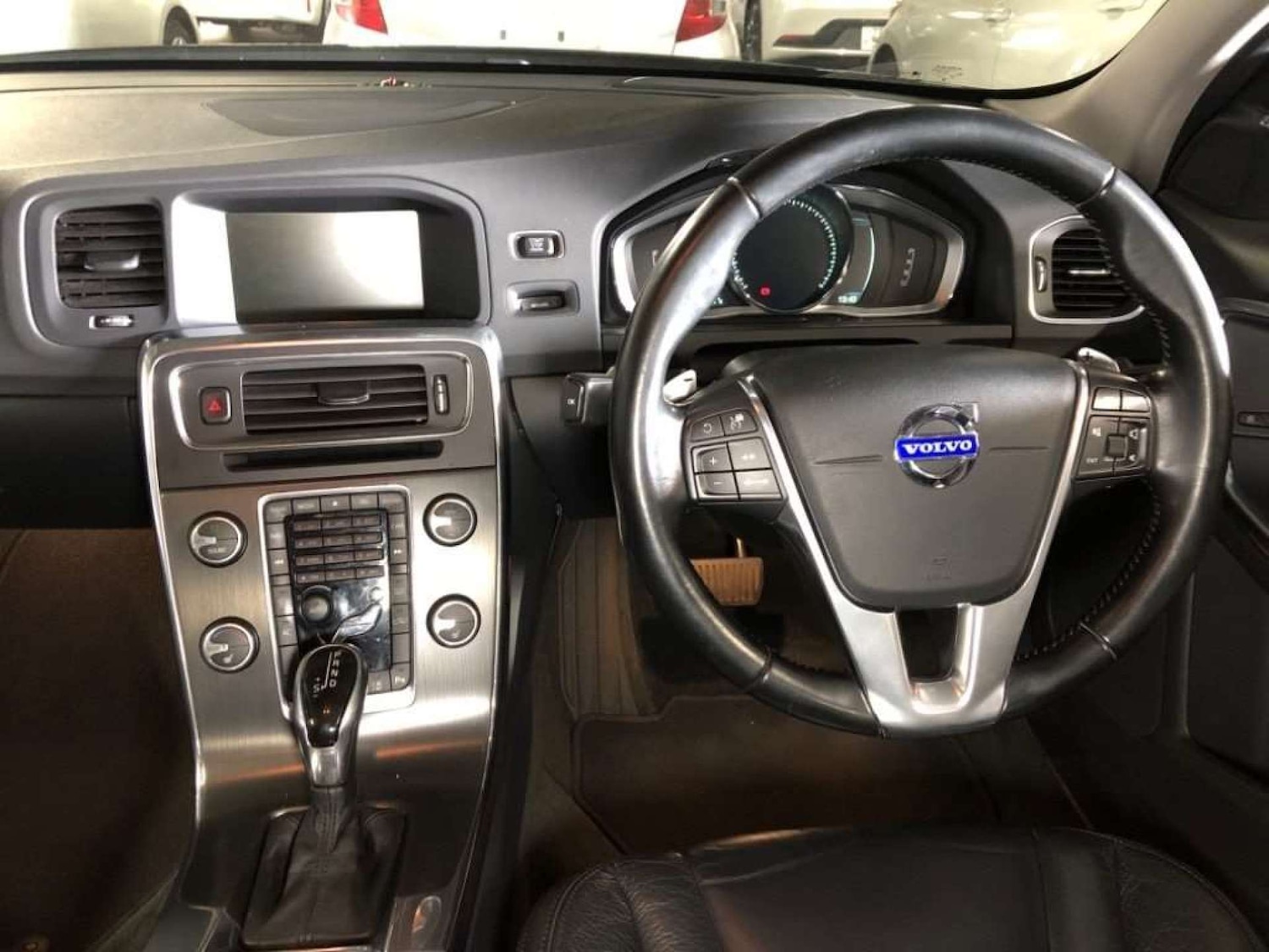 Used Volvo V60 2014 for sale - 77989910: Photo 15