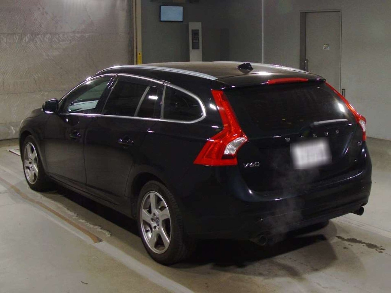 Used Volvo V60 2014 for sale - 77989910: Photo 5