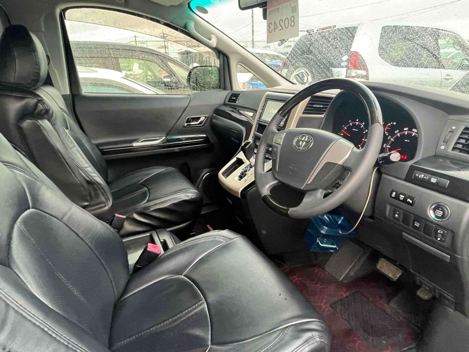 Used Toyota Vellfire 2013 for sale - 76973947: Photo 11