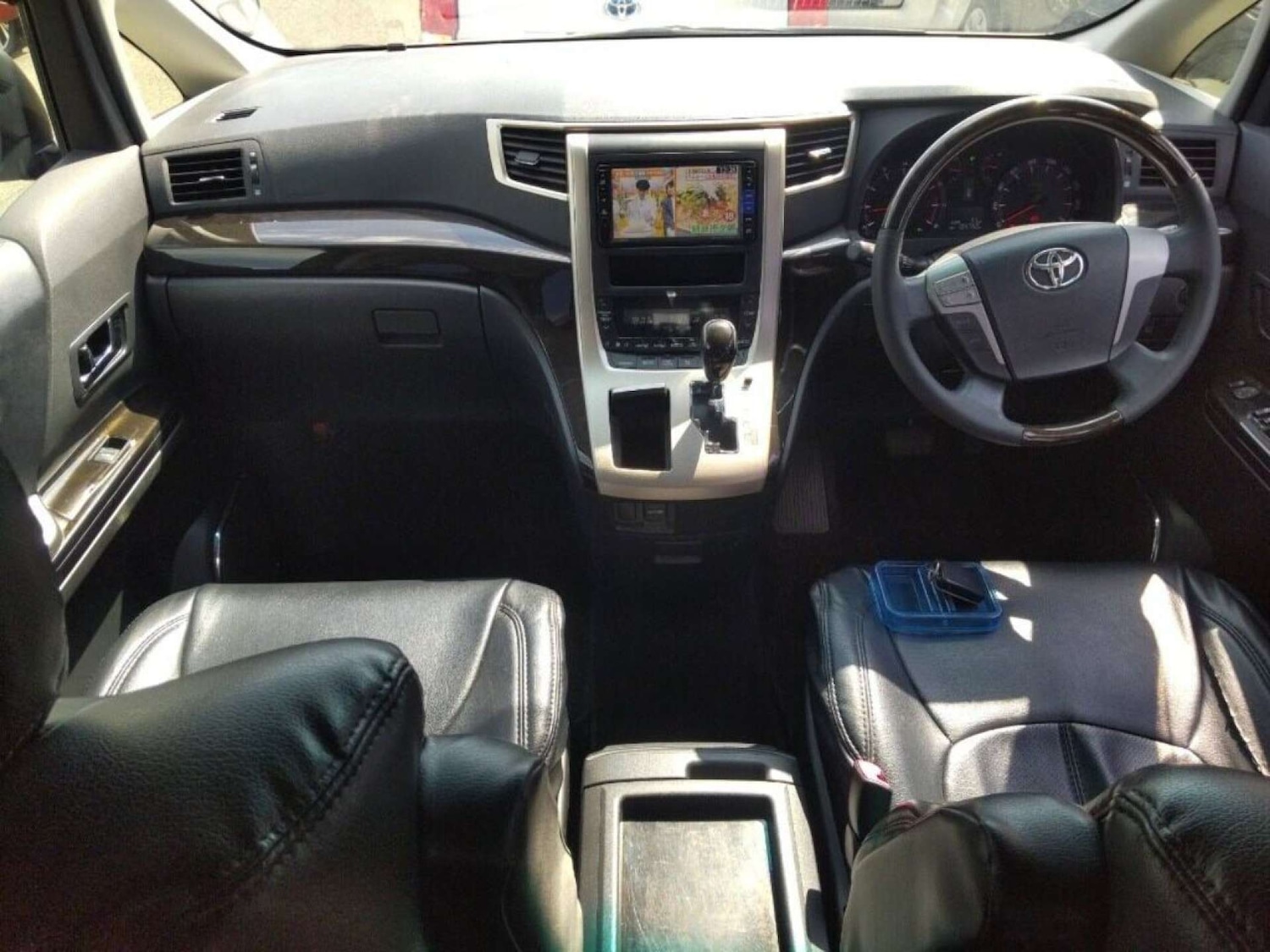 Used Toyota Vellfire 2013 for sale - 76973947: Photo 13