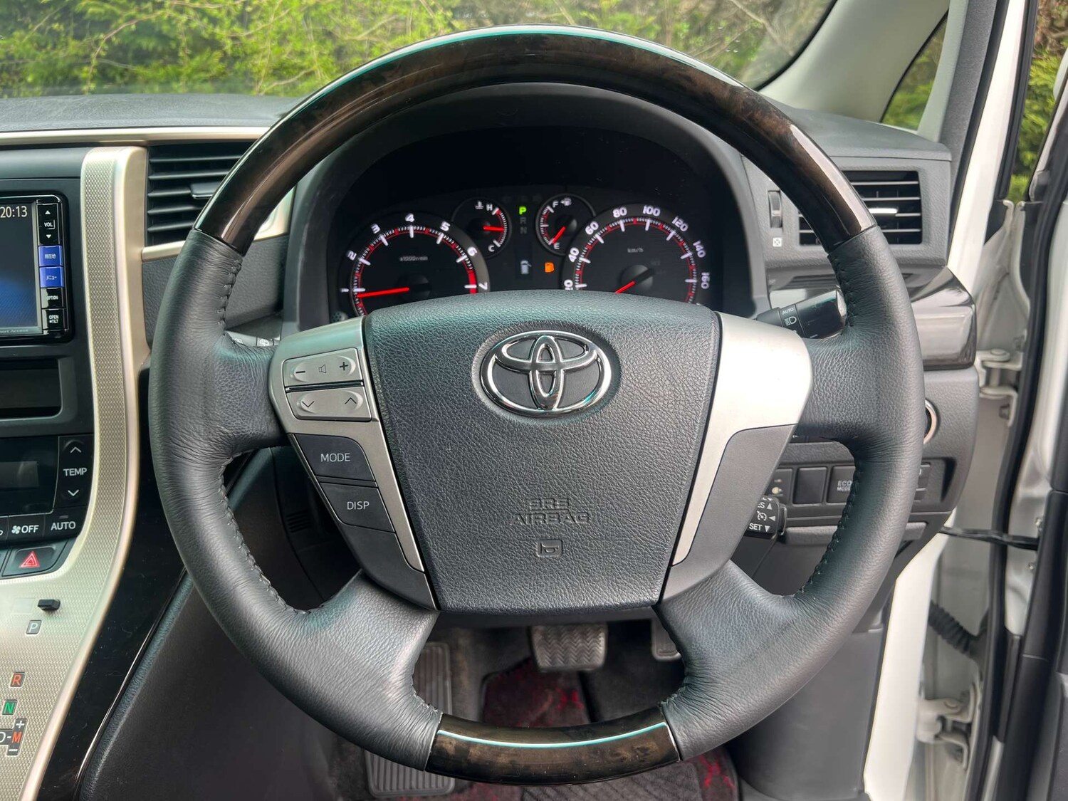 Used Toyota Vellfire 2013 for sale - 76973947: Photo 26