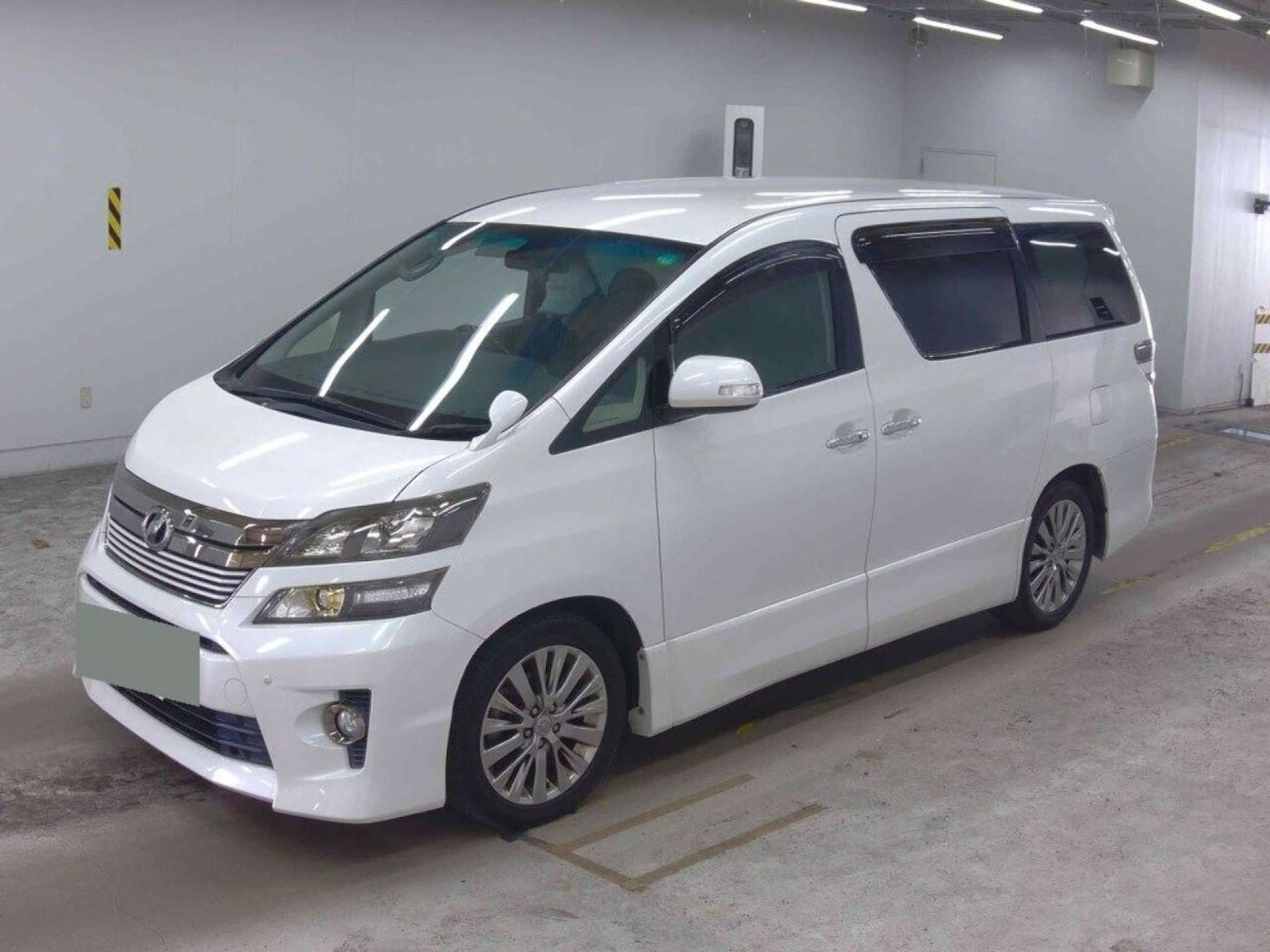 Used Toyota Vellfire 2013 for sale - 76973947: Photo 3