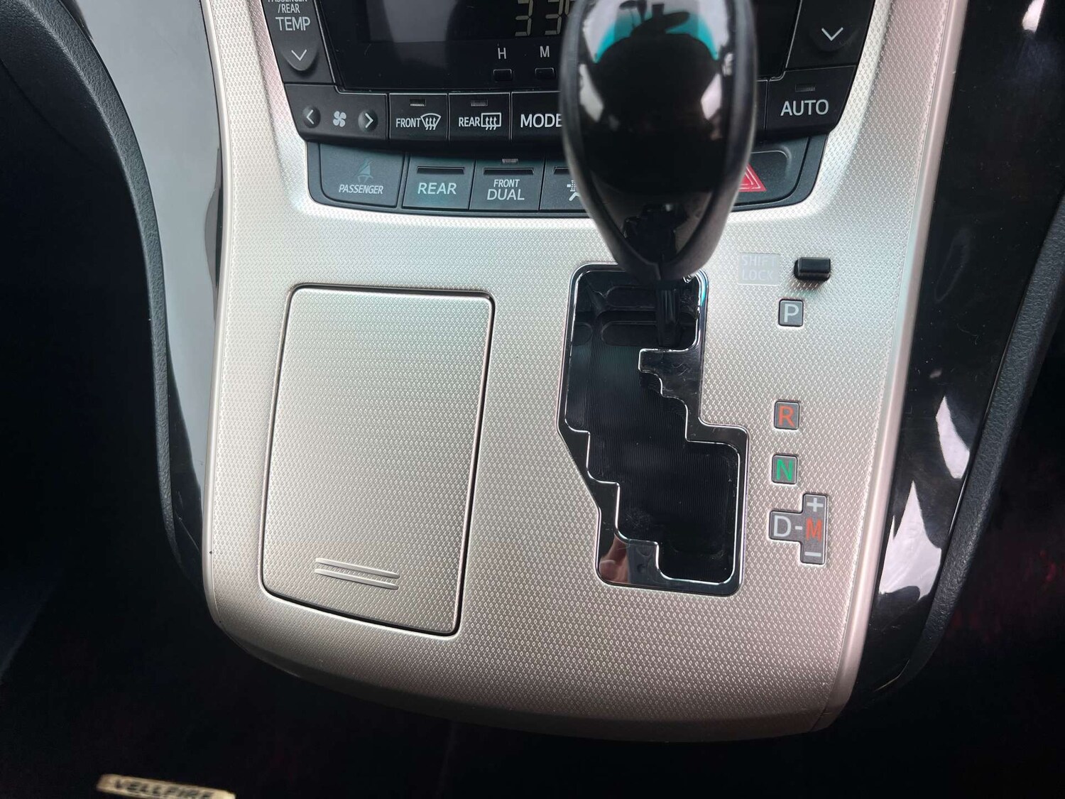 Used Toyota Vellfire 2013 for sale - 76973947: Photo 36