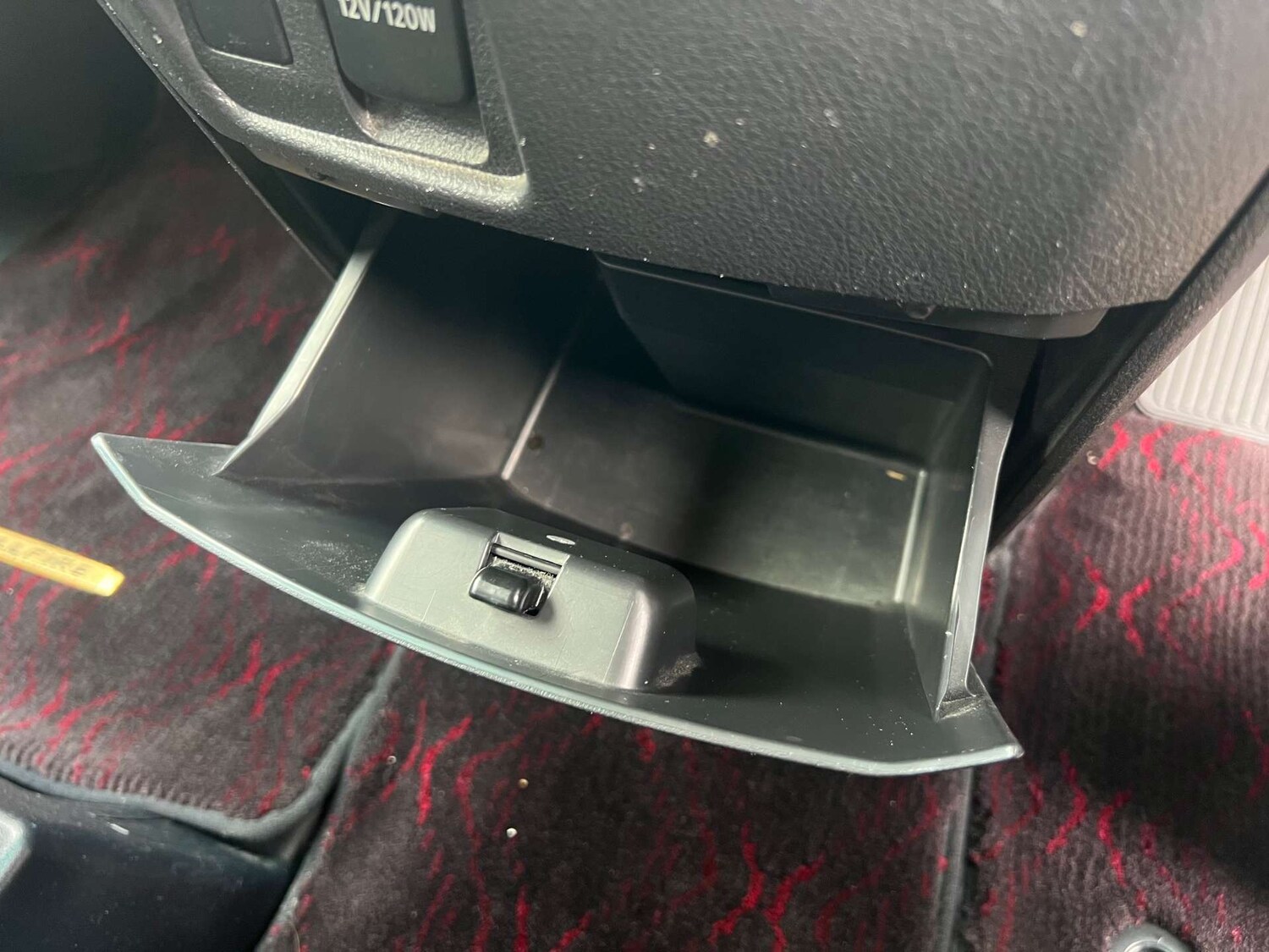 Used Toyota Vellfire 2013 for sale - 76973947: Photo 40