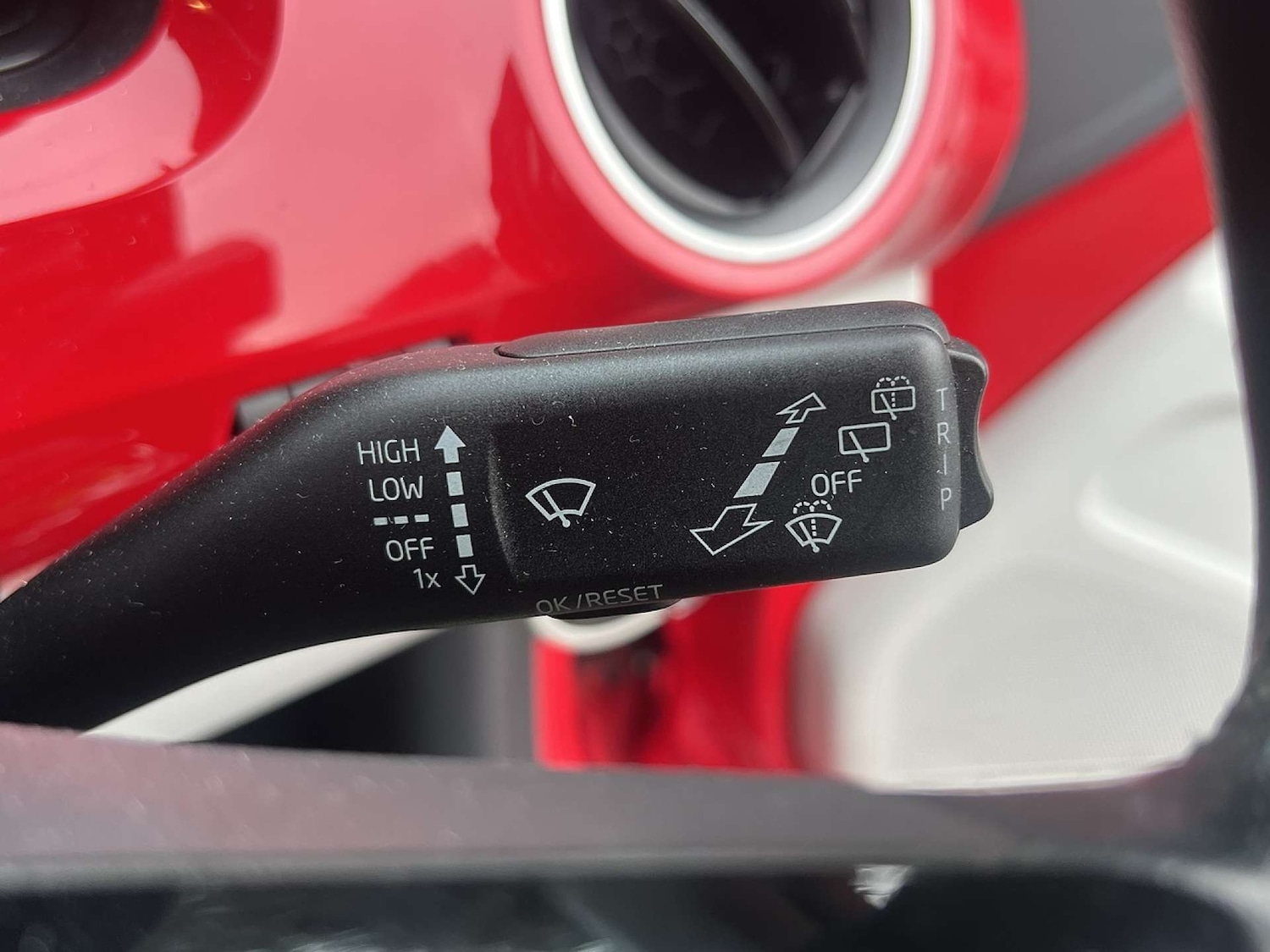 Used Volkswagen up! 2014 for sale - 77355532: Photo 26