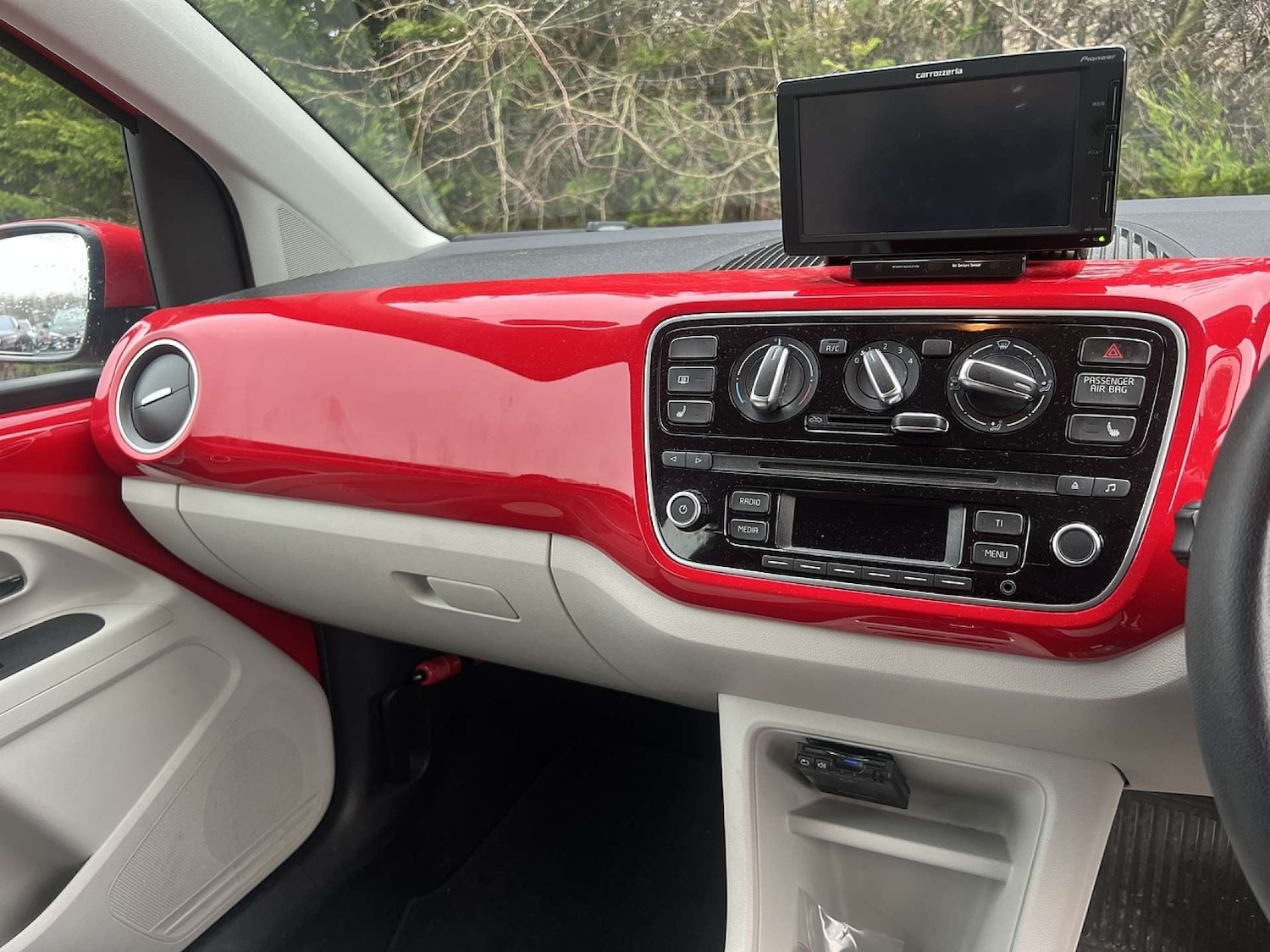 Used Volkswagen up! 2014 for sale - 77355532: Photo 29