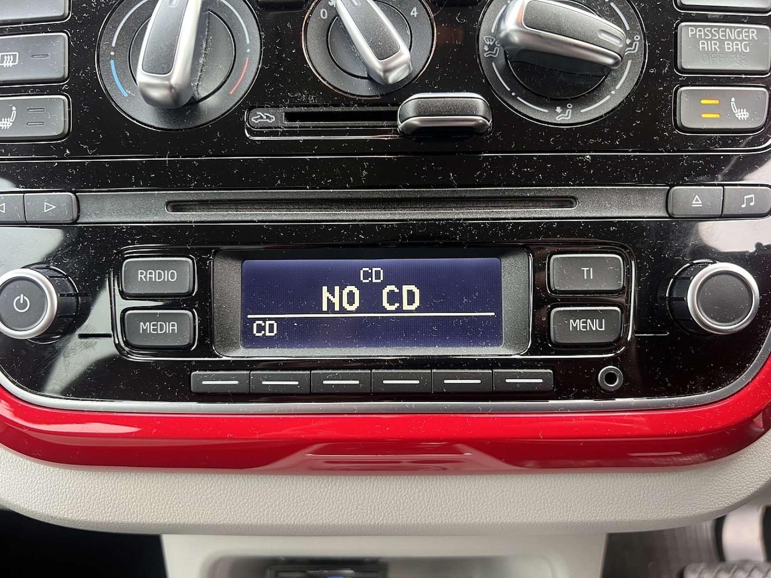 Used Volkswagen up! 2014 for sale - 77355532: Photo 31