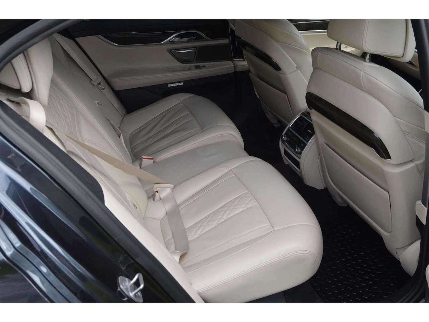 Used BMW 7 Series 2017 for sale - 76776873: Photo 24
