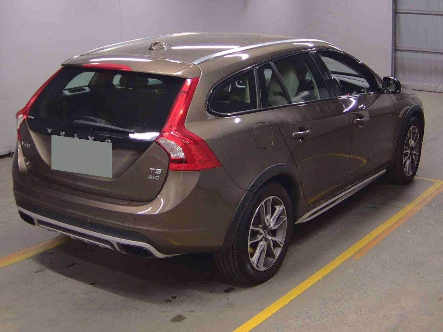 Used Volvo V60 2016 for sale - 77850613: Photo 10