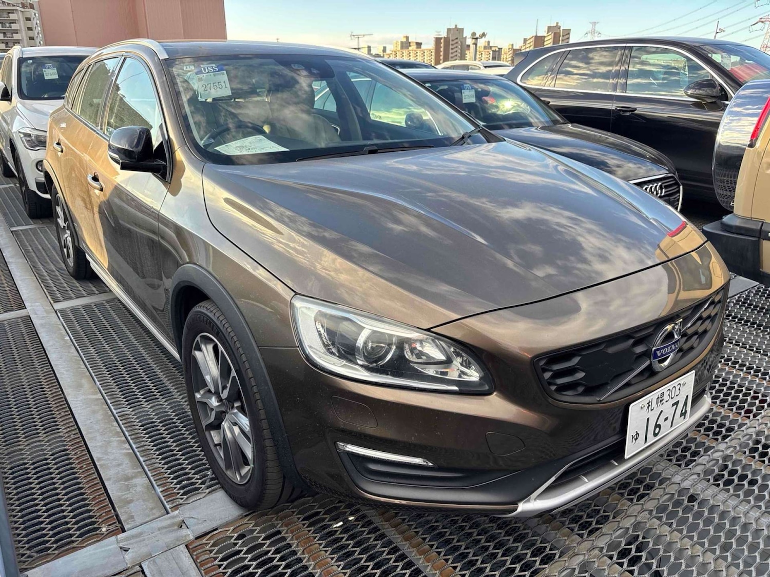 Used Volvo V60 2016 for sale - 77850613: Photo 4