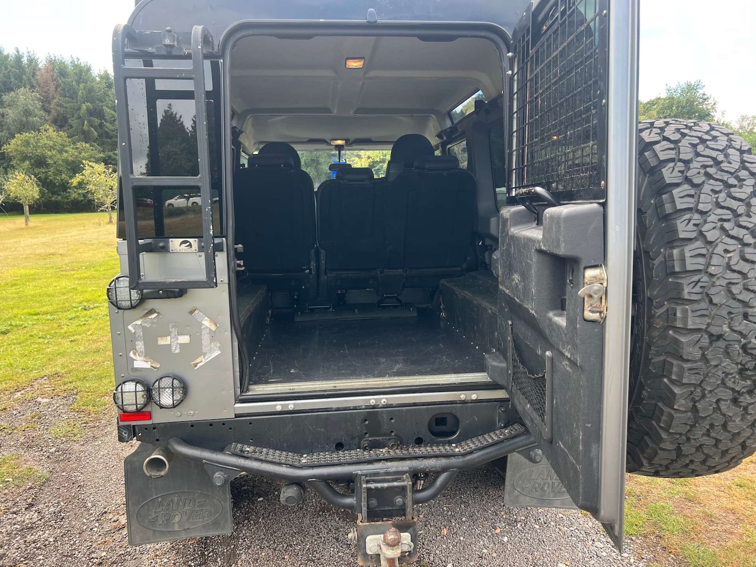 Used Land Rover Defender 110 2012 for sale - 76776953: Photo 13