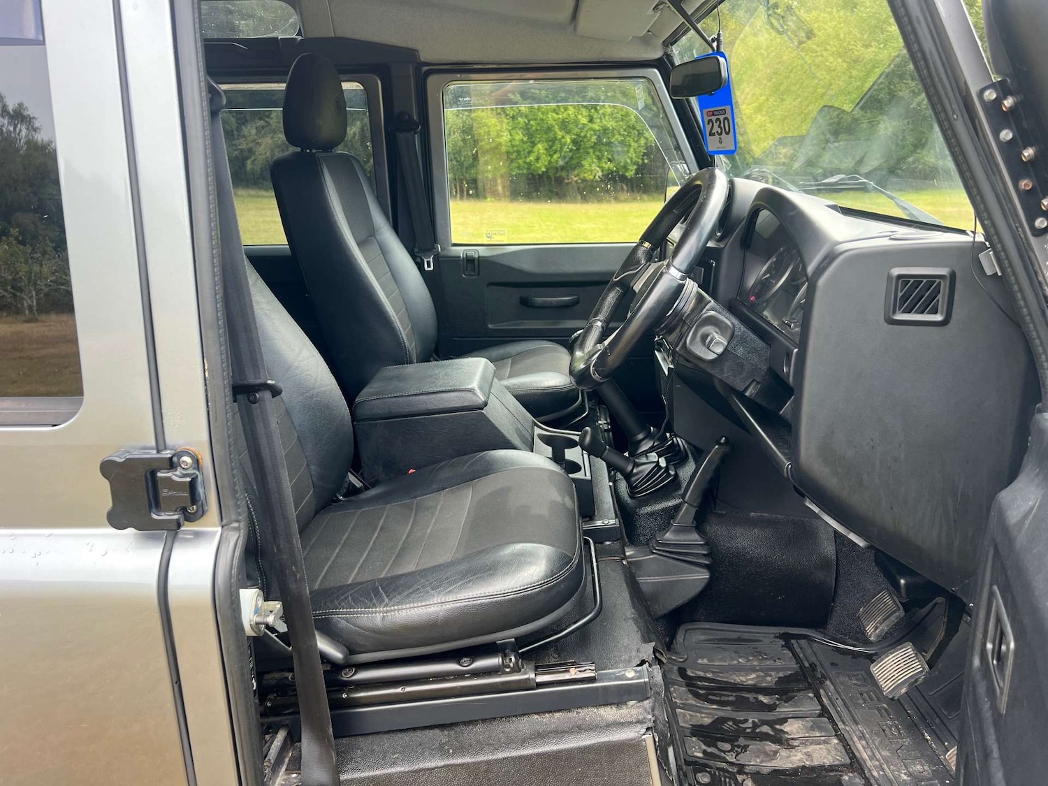 Used Land Rover Defender 110 2012 for sale - 76776953: Photo 19