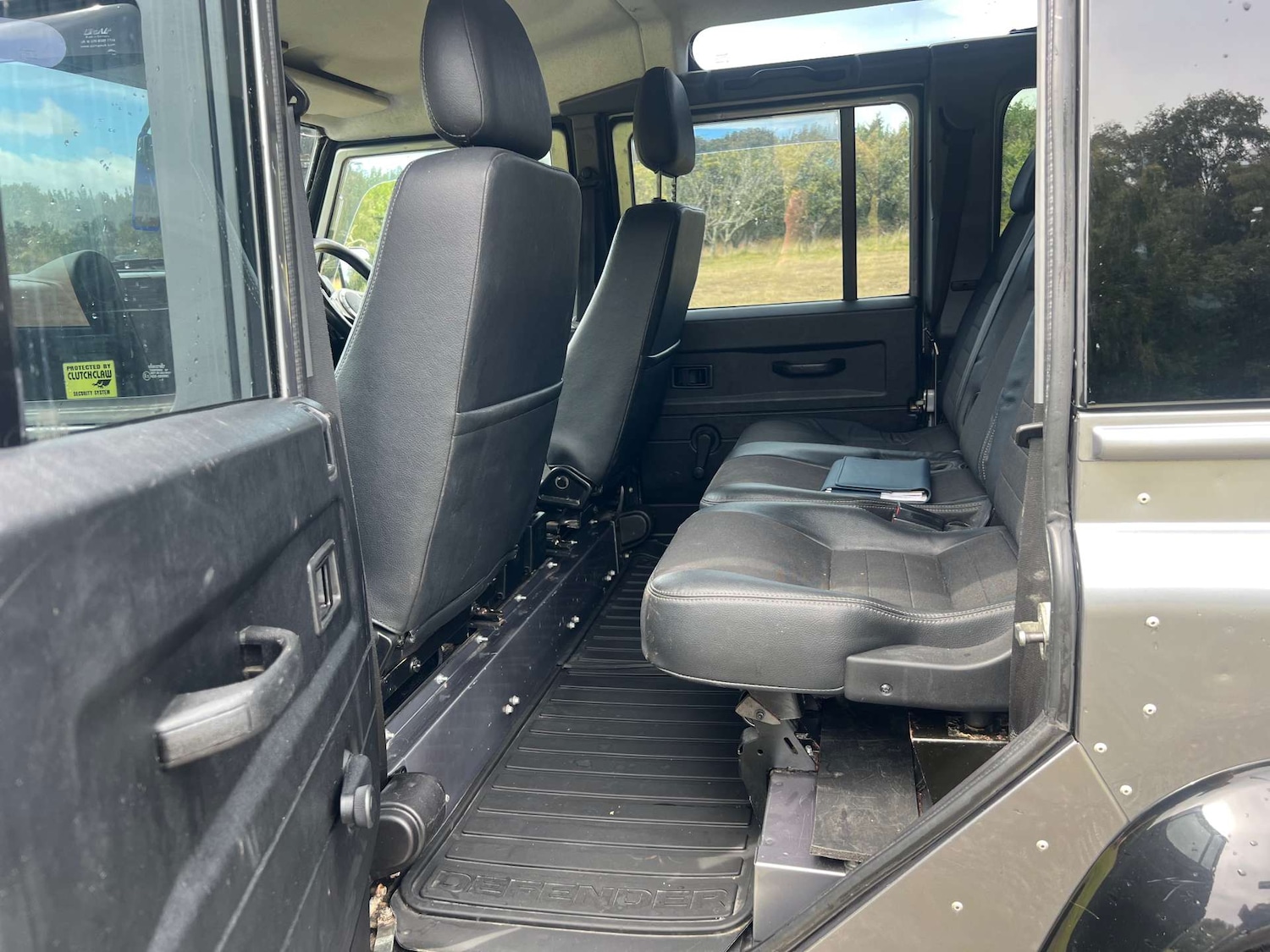 Used Land Rover Defender 110 2012 for sale - 76776953: Photo 22