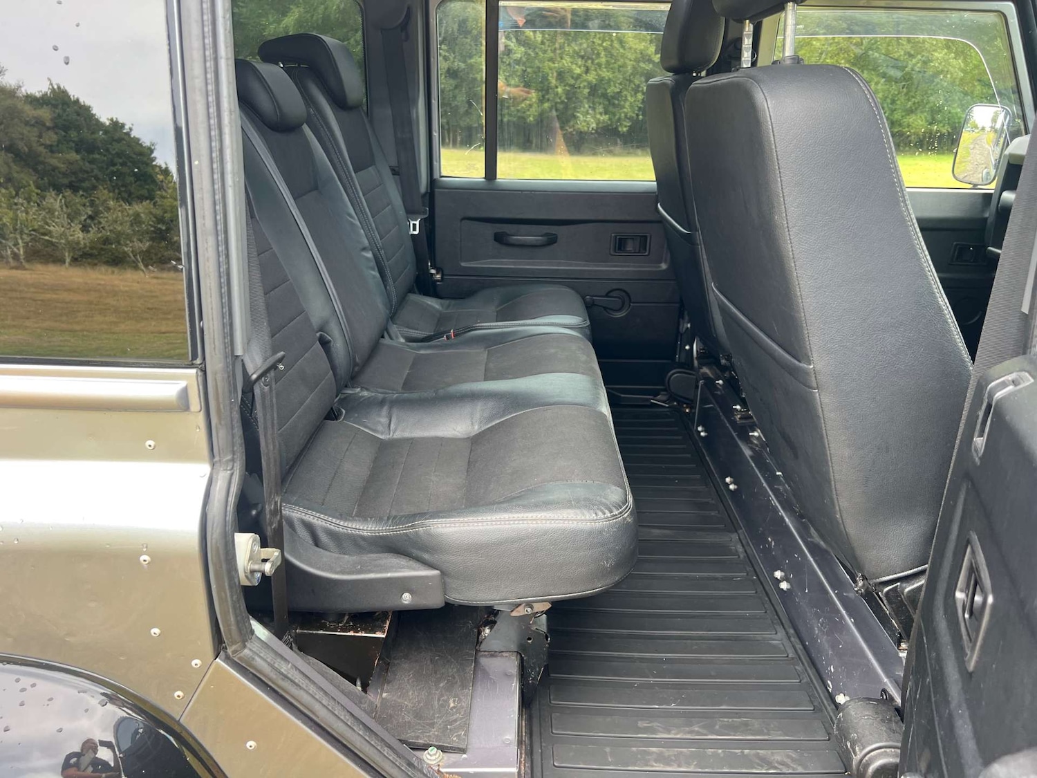 Used Land Rover Defender 110 2012 for sale - 76776953: Photo 23