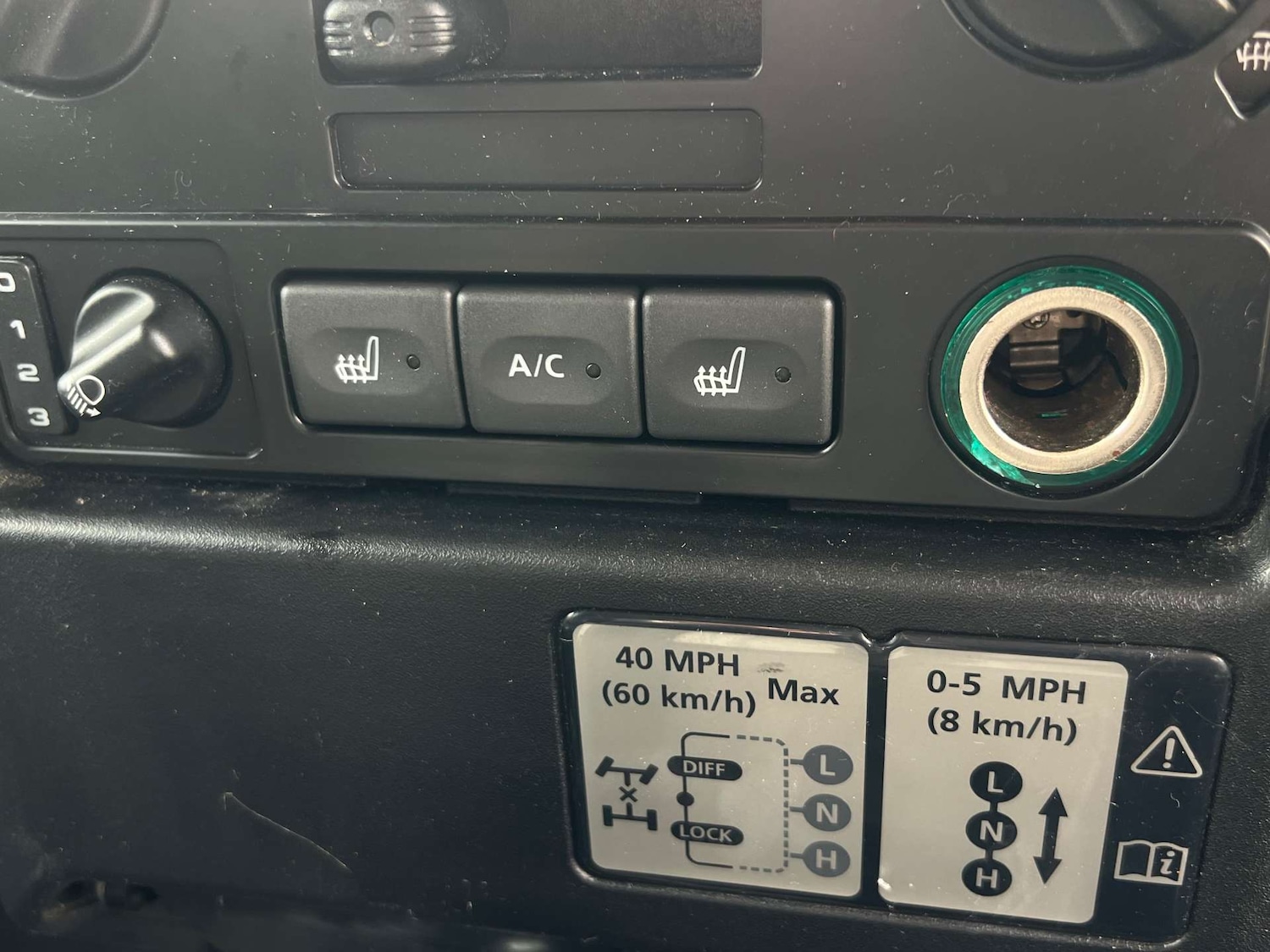 Used Land Rover Defender 110 2012 for sale - 76776953: Photo 35