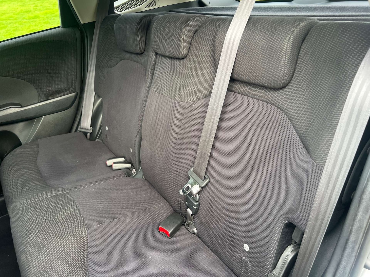 Used Honda Jazz 2011 for sale - 76776853: Photo 24