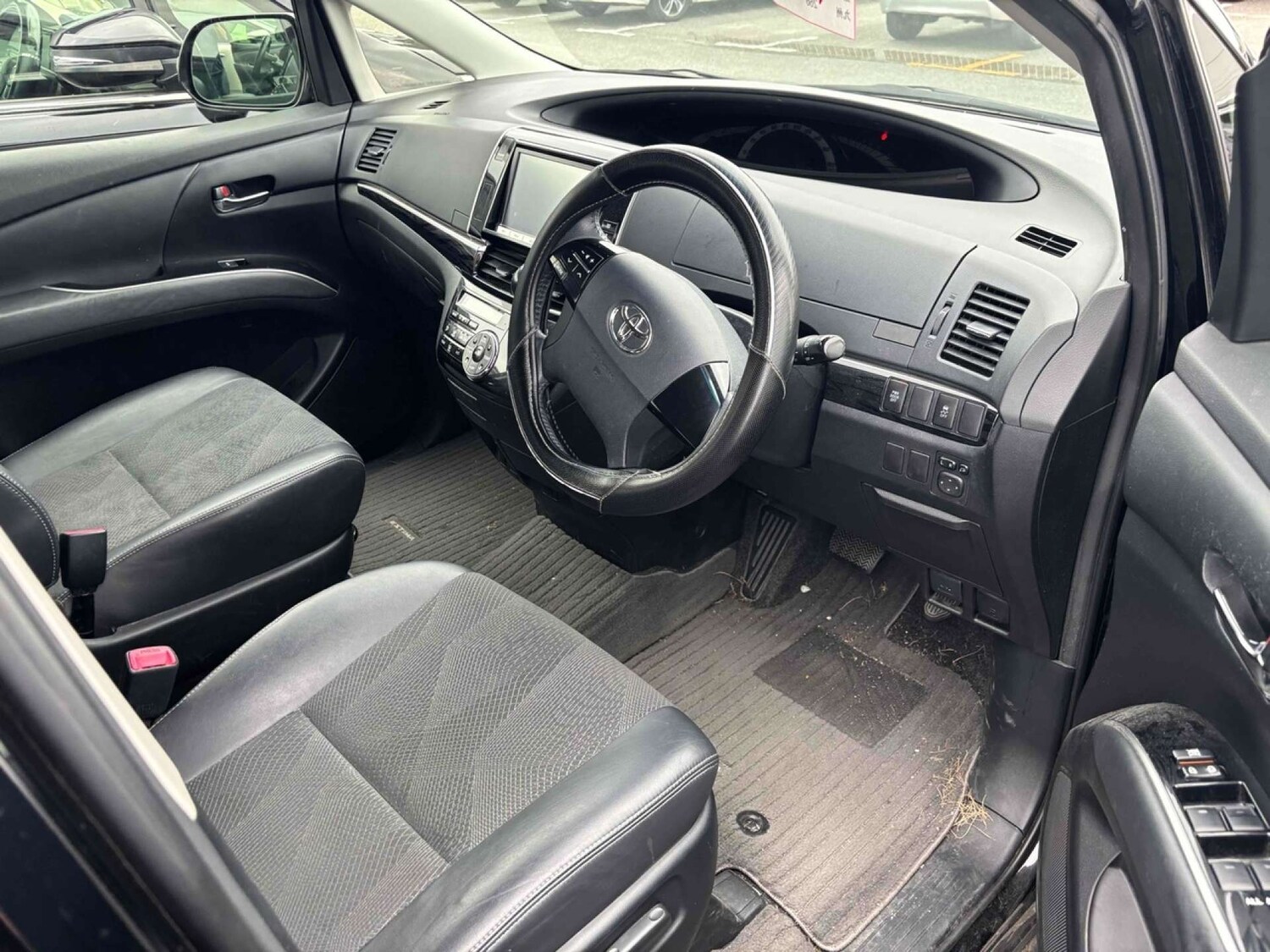 Used Toyota Estima 2015 for sale - 77364259: Photo 15