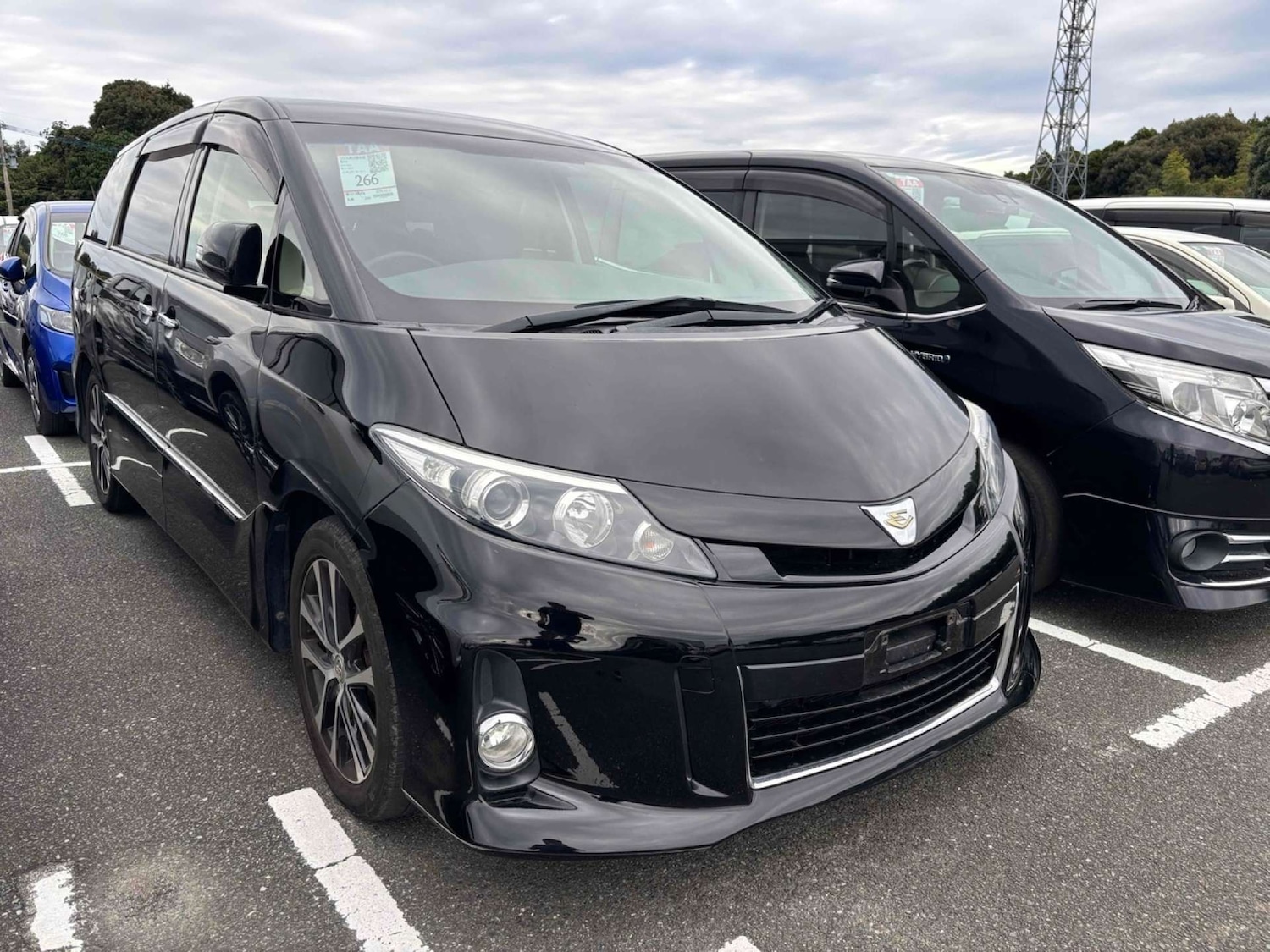 Used Toyota Estima 2015 for sale - 77364259: Photo 2