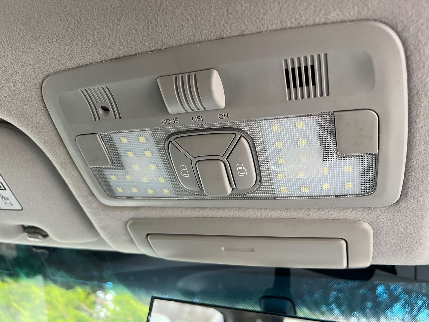 Used Toyota Estima 2015 for sale - 77364259: Photo 33