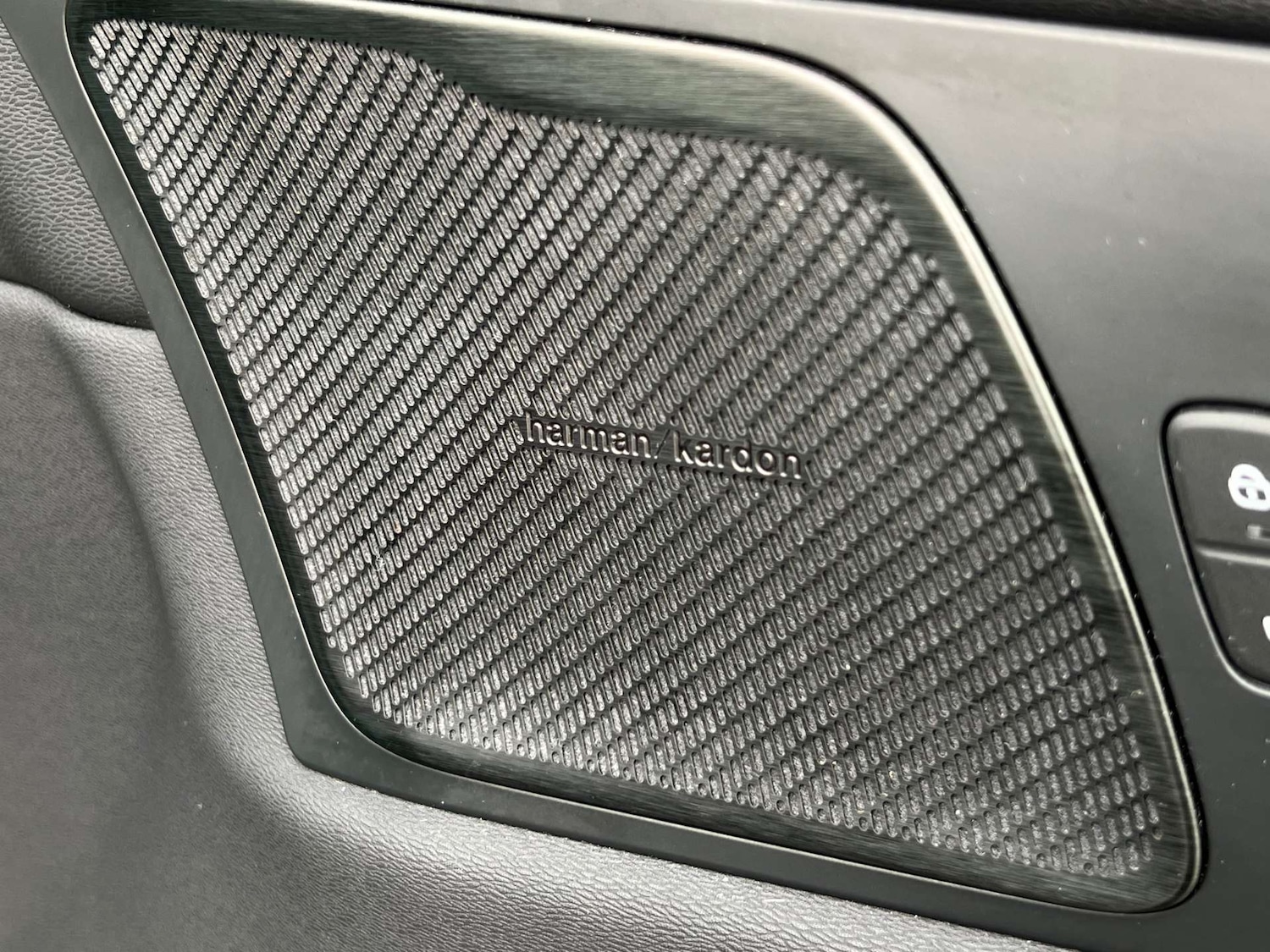 Used Volvo XC60 2020 for sale - 76776983: Photo 18