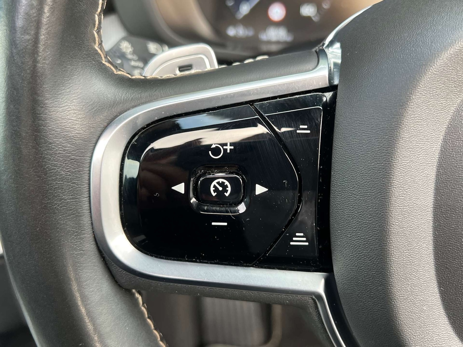 Used Volvo XC60 2020 for sale - 76776983: Photo 30