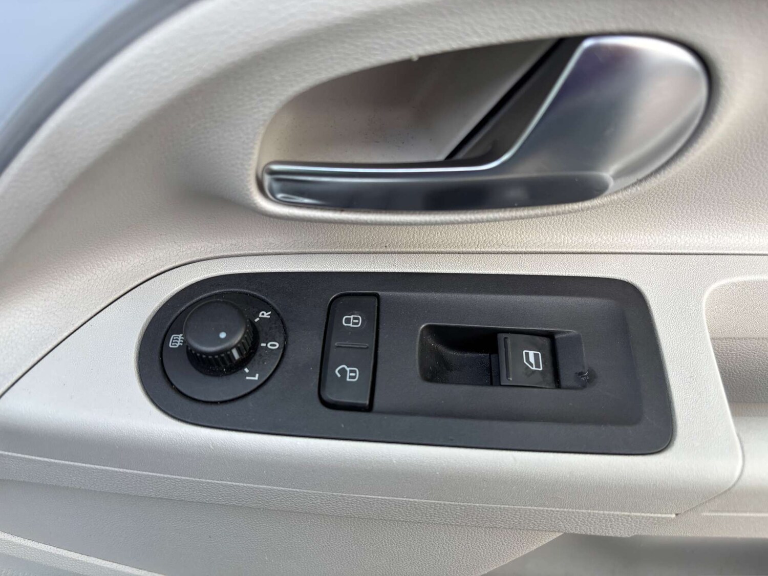 Used Volkswagen up! 2013 for sale - 77364250: Photo 15