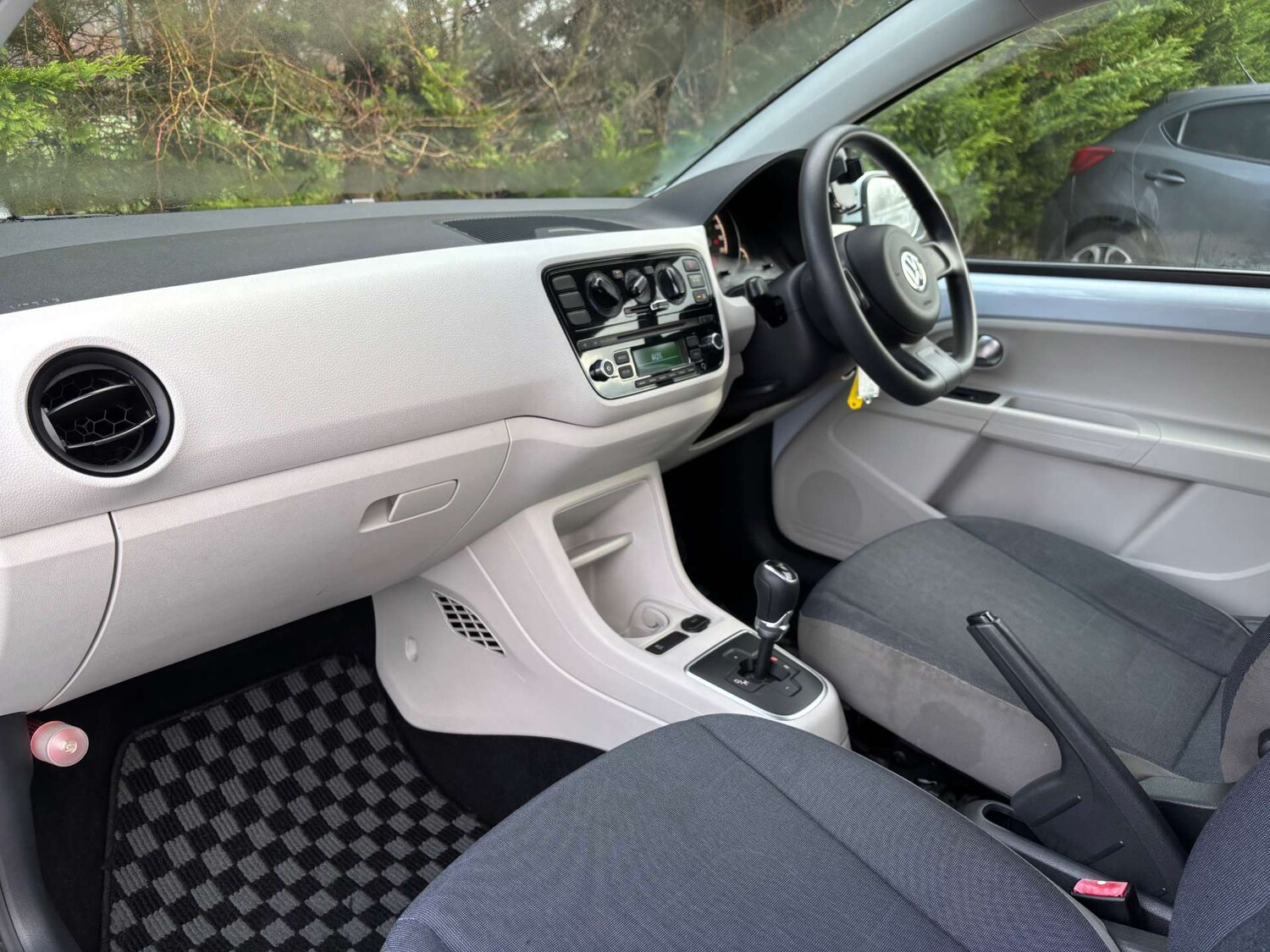 Used Volkswagen up! 2013 for sale - 77364250: Photo 24