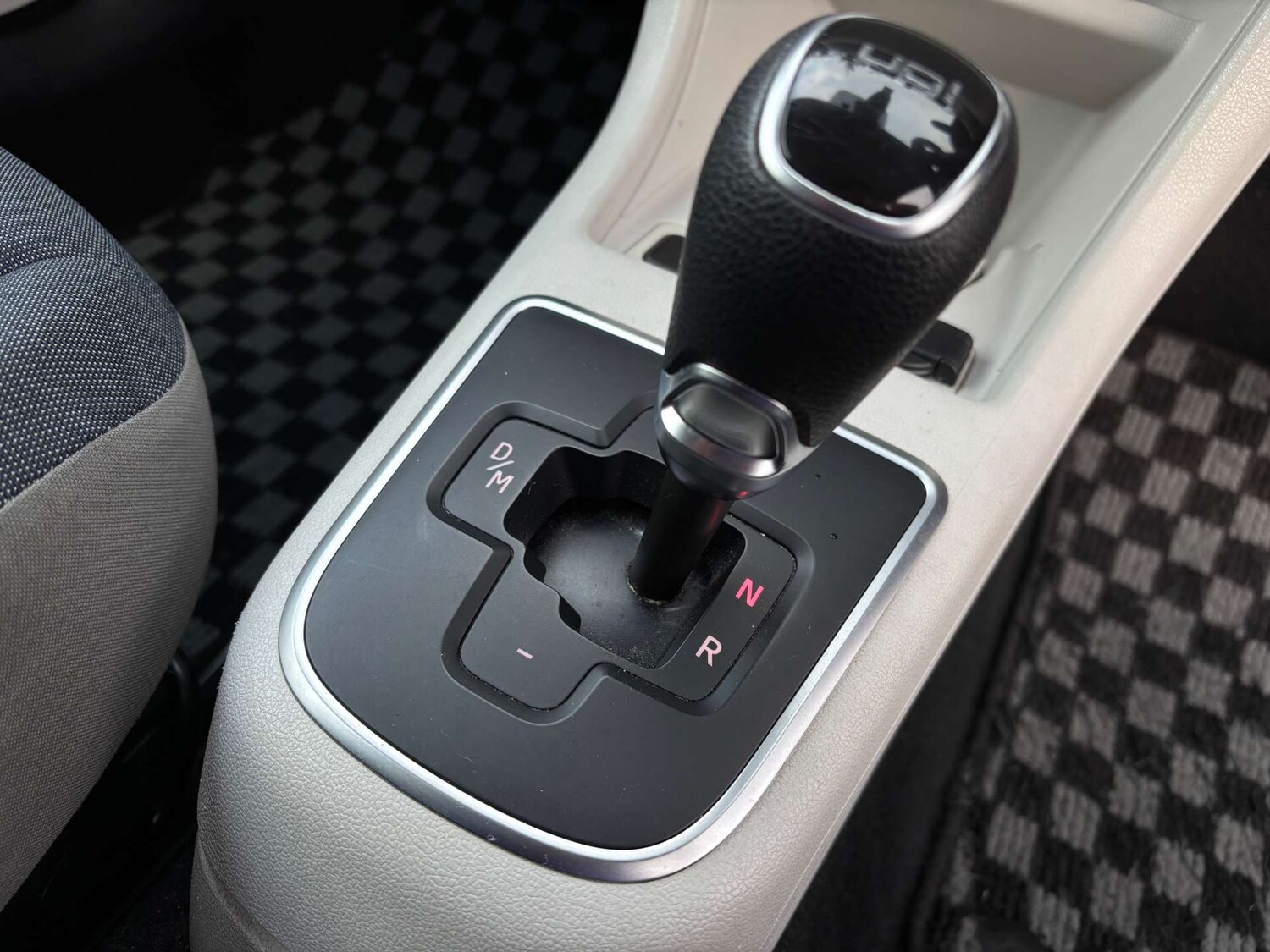 Used Volkswagen up! 2013 for sale - 77364250: Photo 32