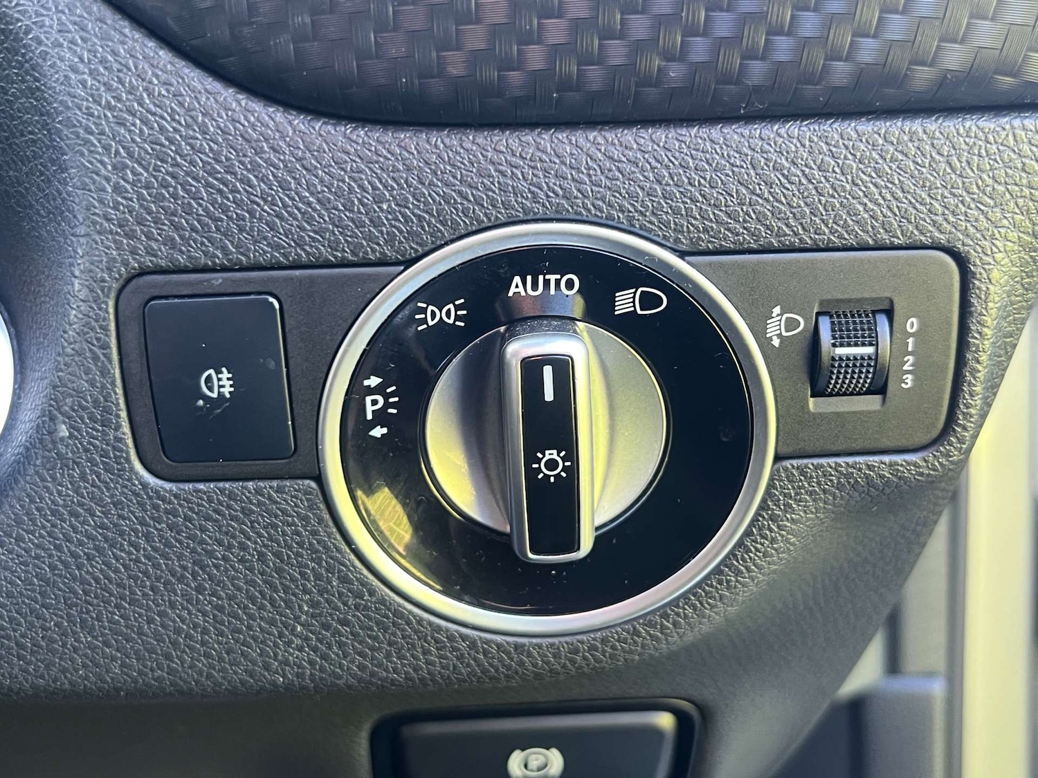 Used Mercedes-Benz A-Class 2015 for sale - 76776839: Photo 25