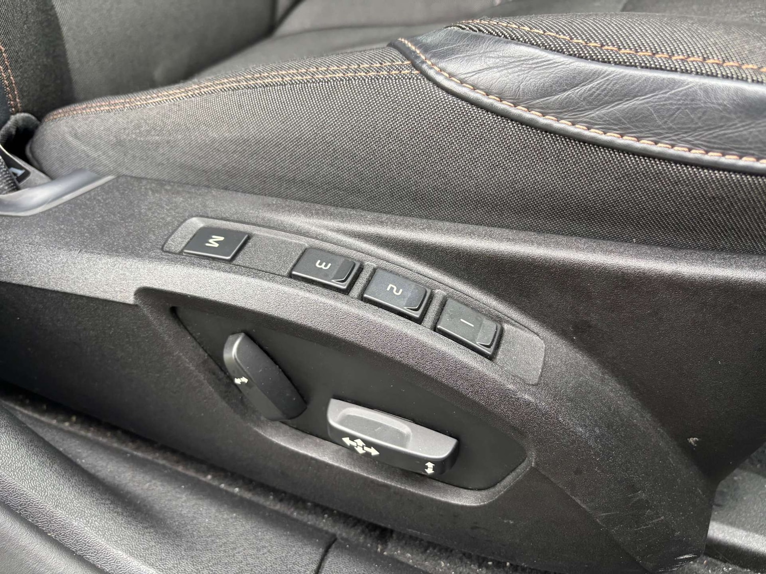 Used Volvo V40 Cross Country 2013 for sale - 77523266: Photo 19