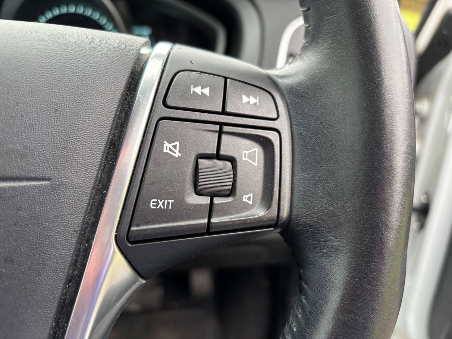 Used Volvo V40 Cross Country 2013 for sale - 77523266: Photo 27