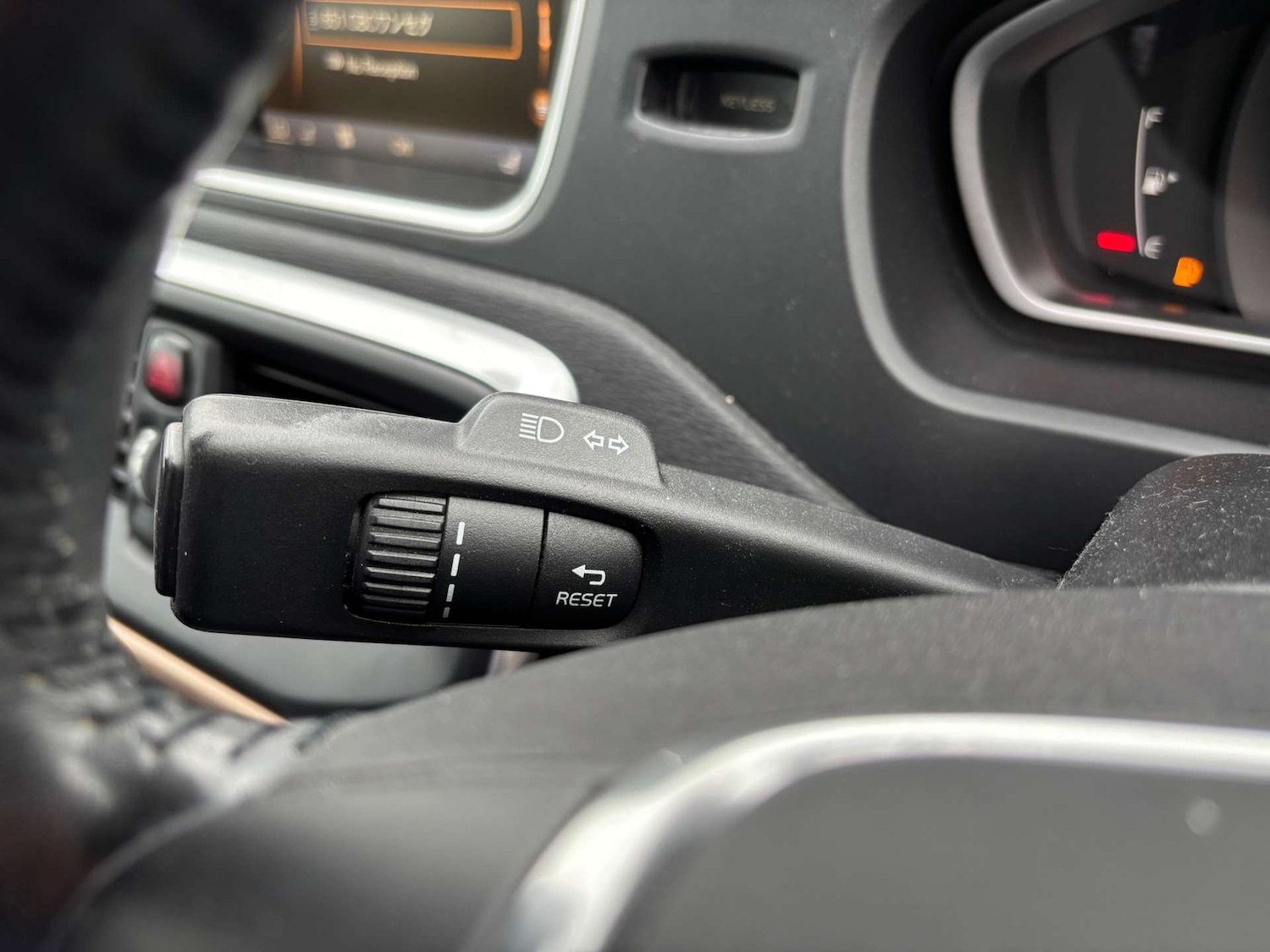 Used Volvo V40 Cross Country 2013 for sale - 77523266: Photo 28