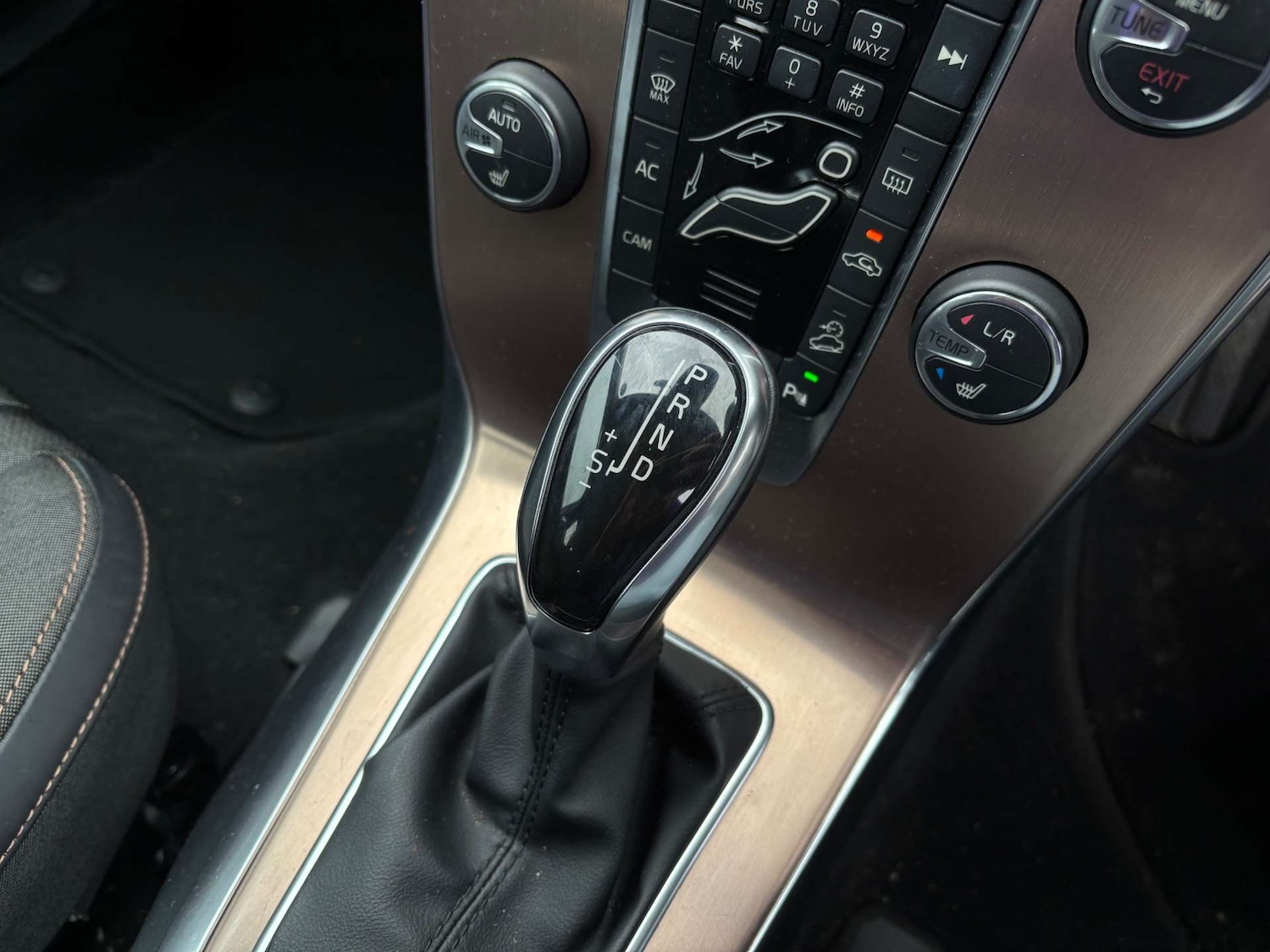 Used Volvo V40 Cross Country 2013 for sale - 77523266: Photo 36