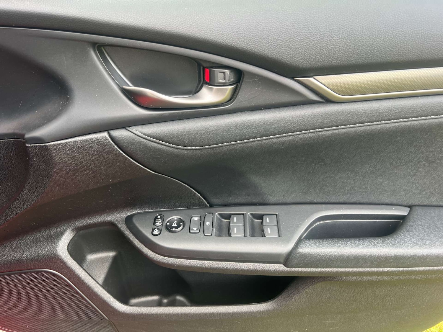 Used Honda Civic 2017 for sale - 76776978: Photo 17