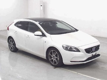 Used Volvo V40 2015 for sale - 77847501: Photo