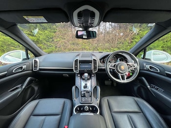 Used Porsche Cayenne 2015 for sale - 77406117: Photo