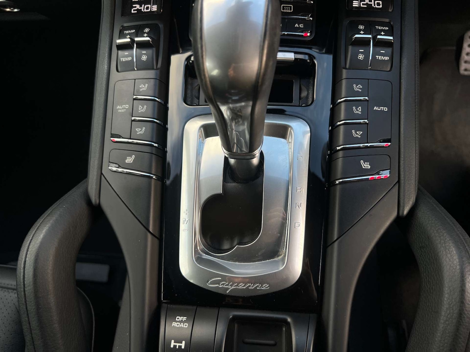 Used Porsche Cayenne 2015 for sale - 77406117: Photo 40