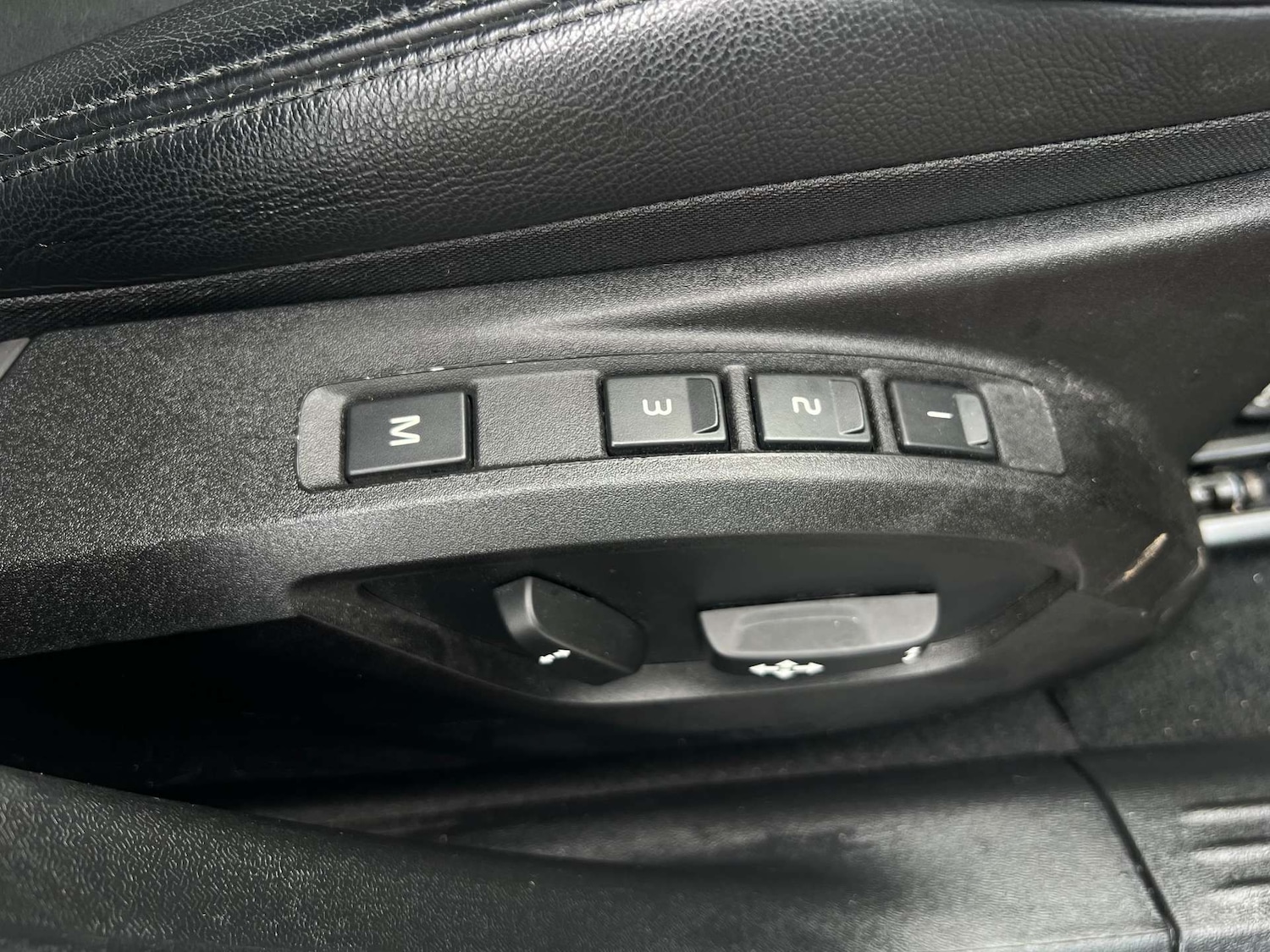 Used Volvo V40 2014 for sale - 77446355: Photo 19