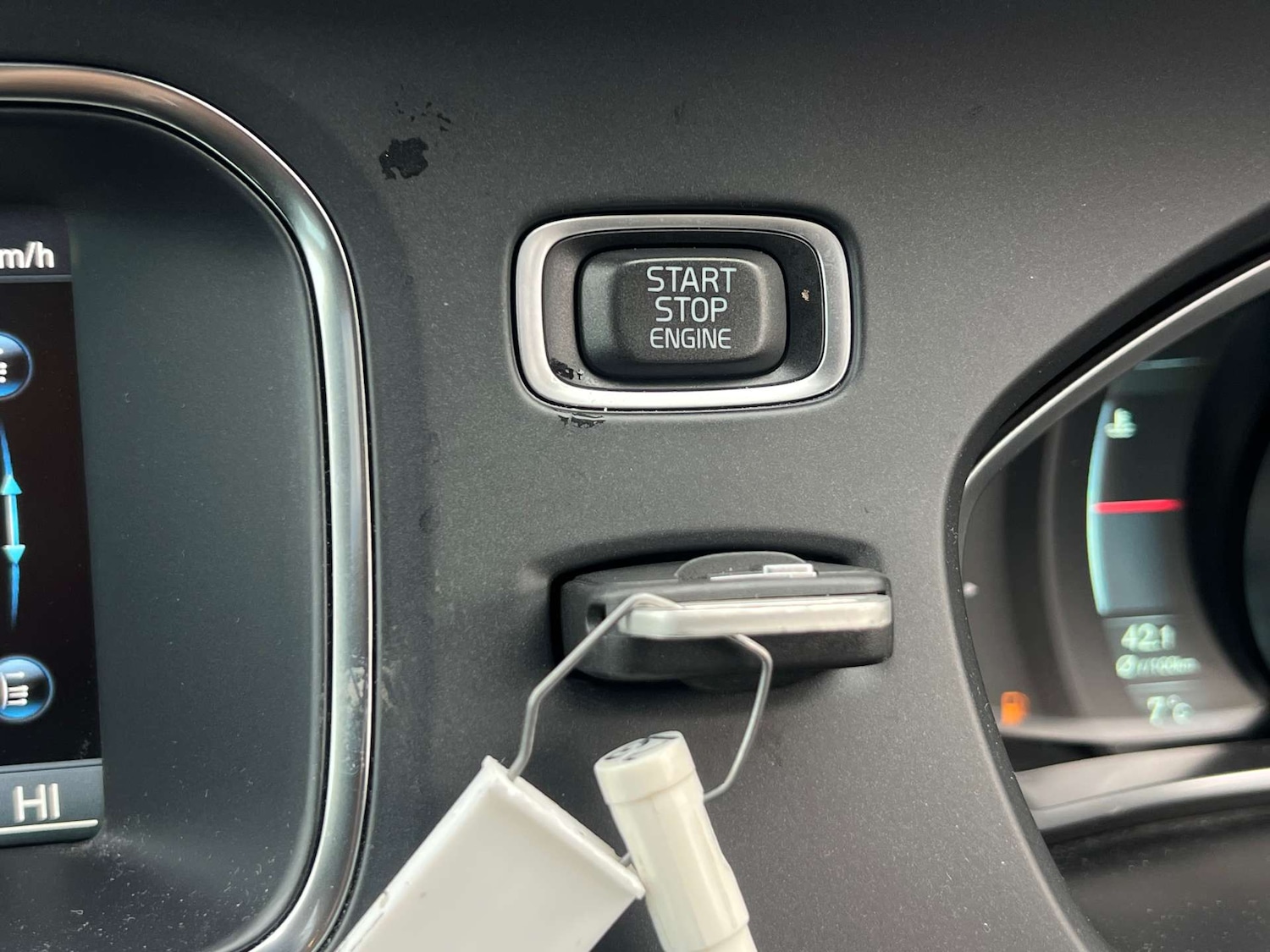 Used Volvo V40 2014 for sale - 77446355: Photo 25