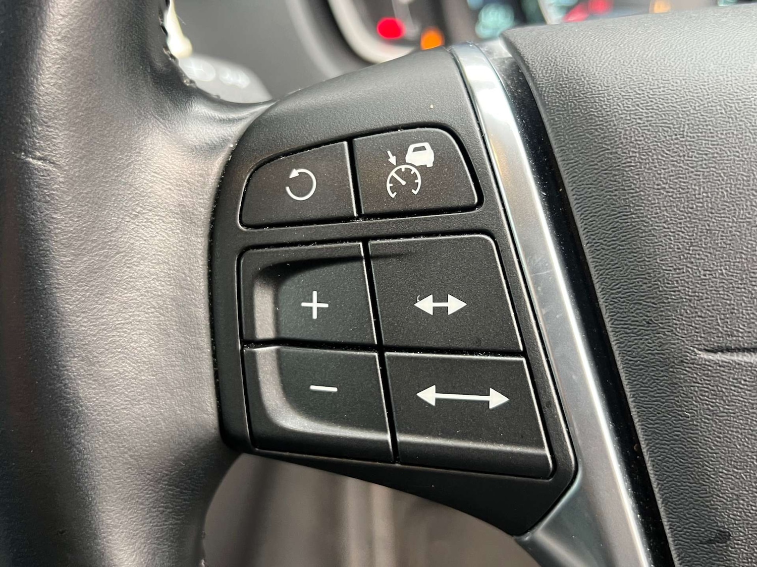 Used Volvo V40 2014 for sale - 77446355: Photo 27