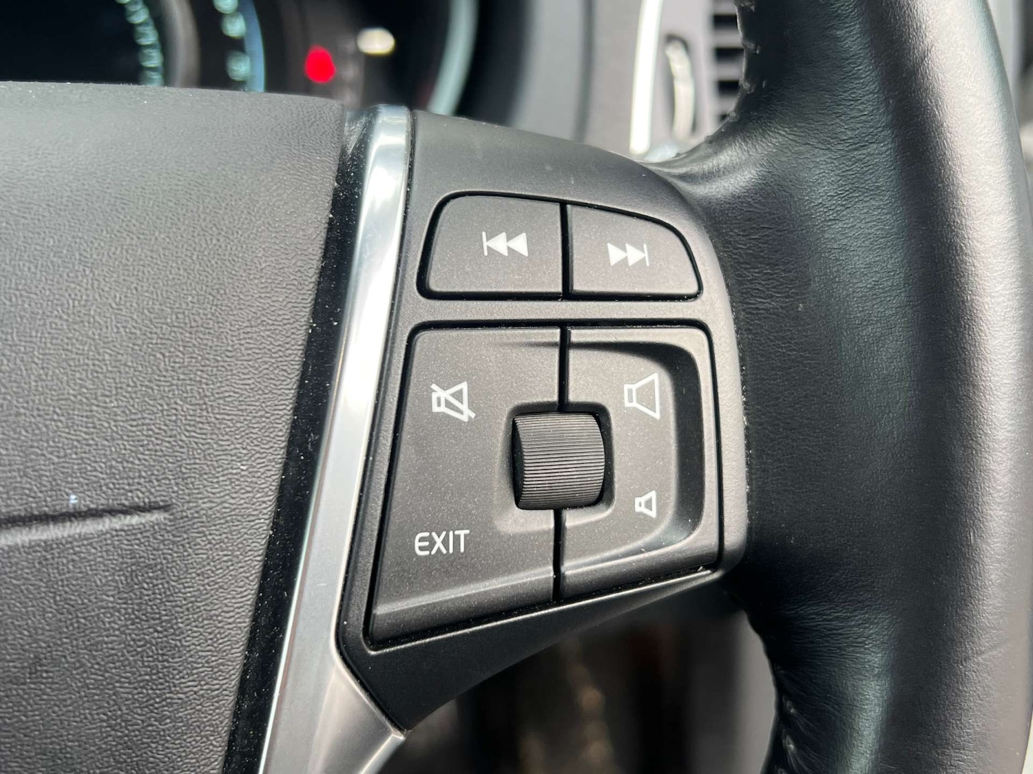 Used Volvo V40 2014 for sale - 77446355: Photo 28