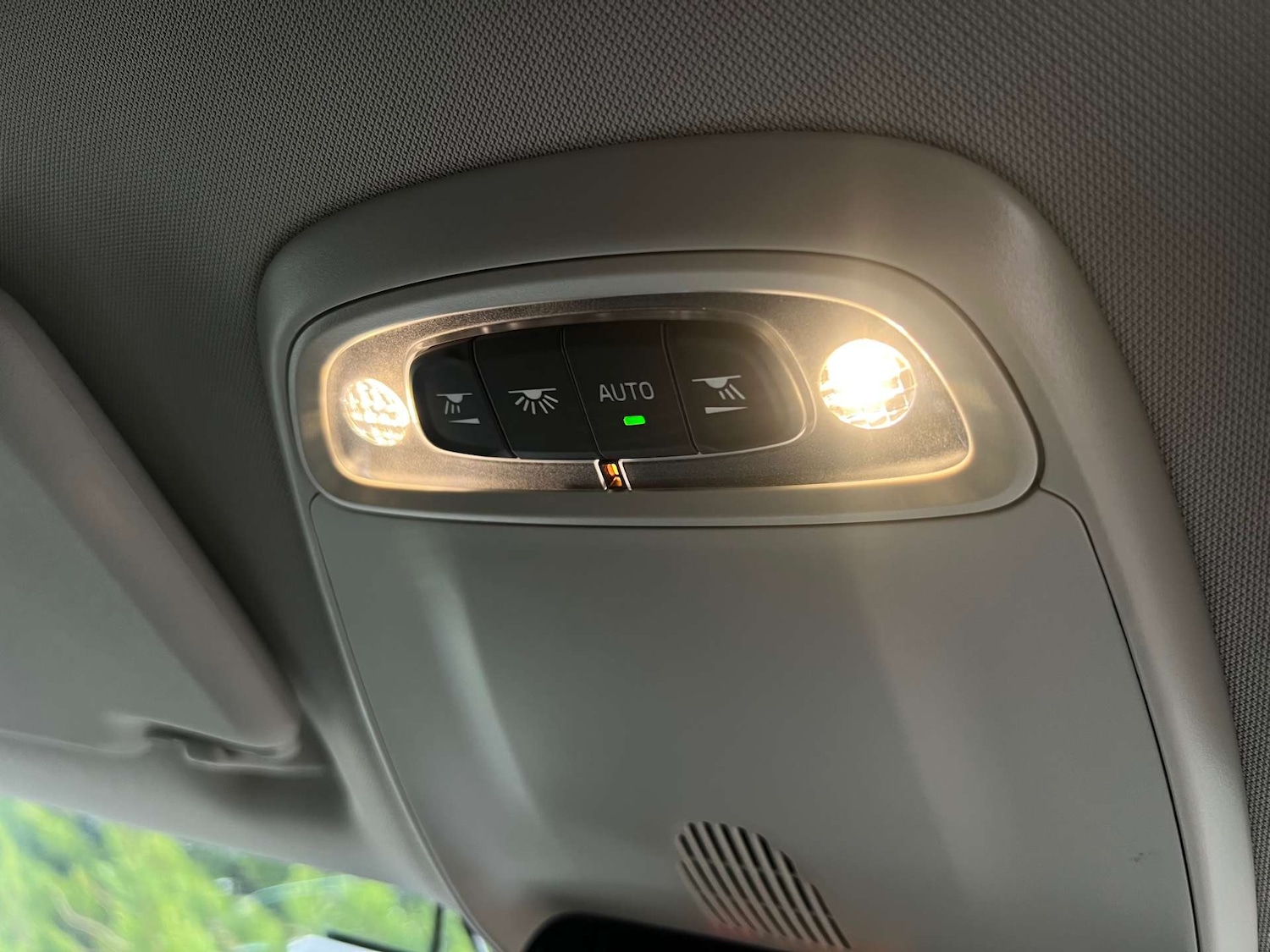 Used Volvo V40 2014 for sale - 77446355: Photo 48